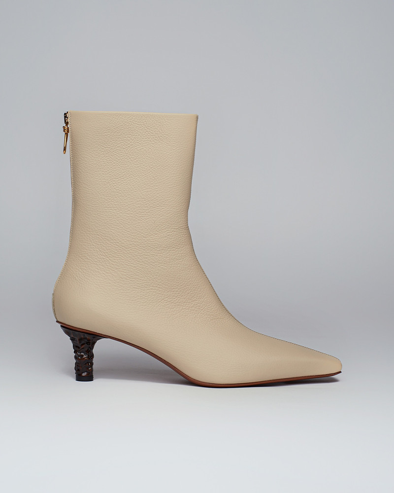 TALLI - Sculpted-heel leather boots - Creme 1