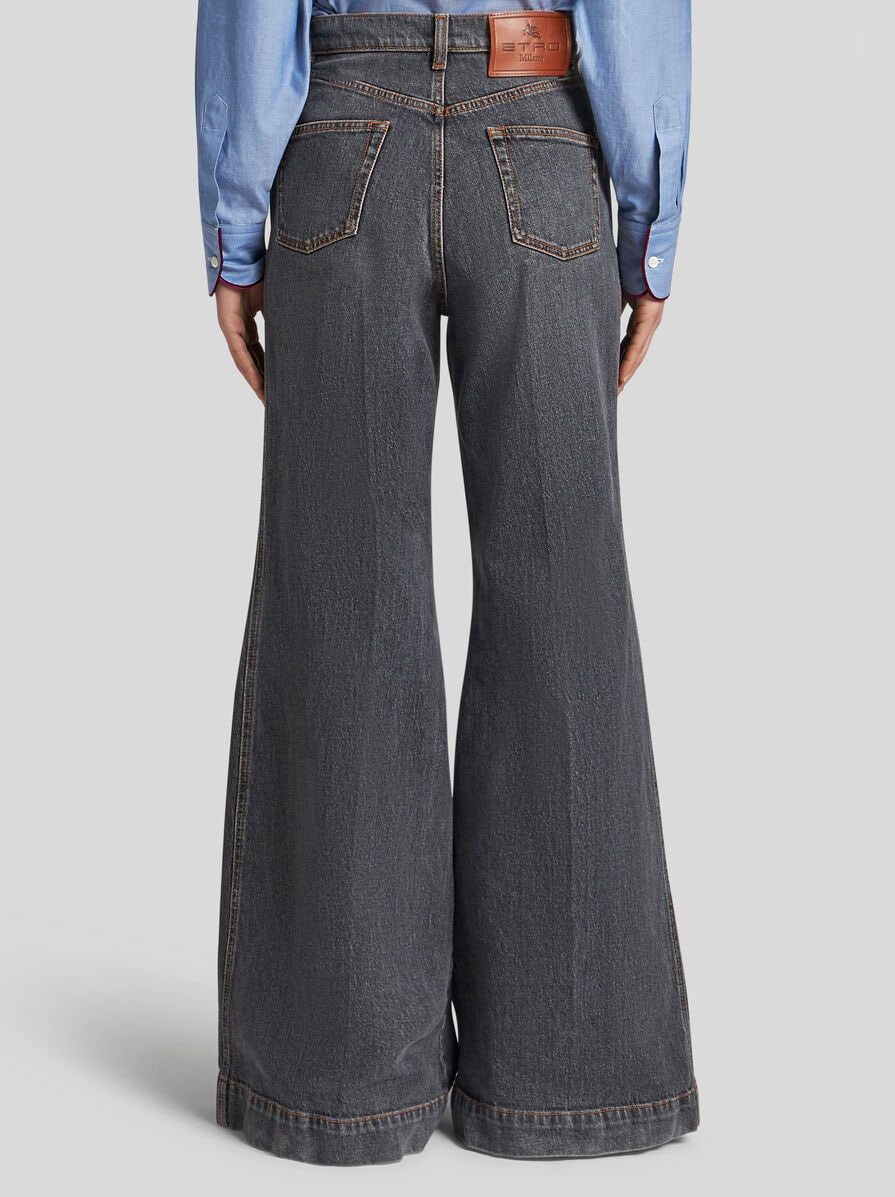 FLARED JEANS WITH PEGASO BUTTONS - 5