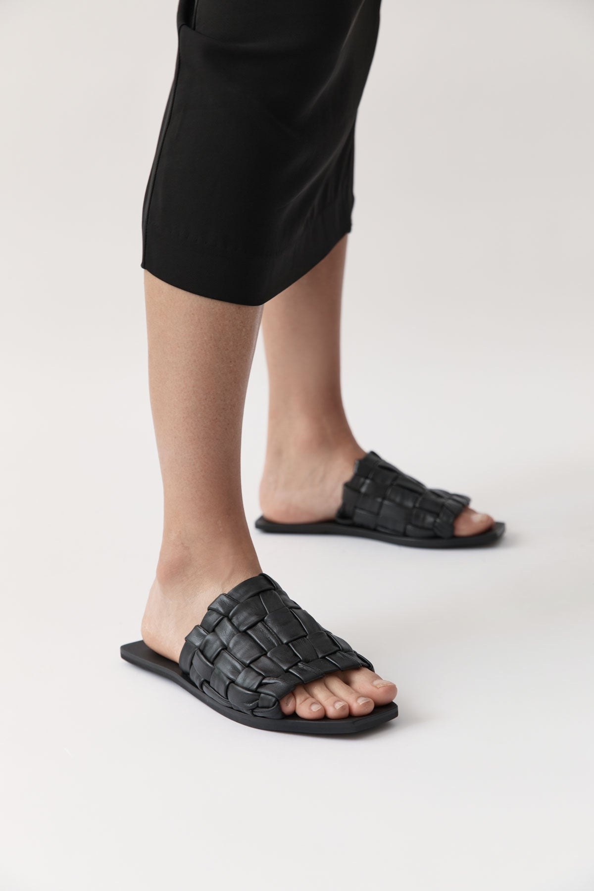 Textured Slide - Black - 2