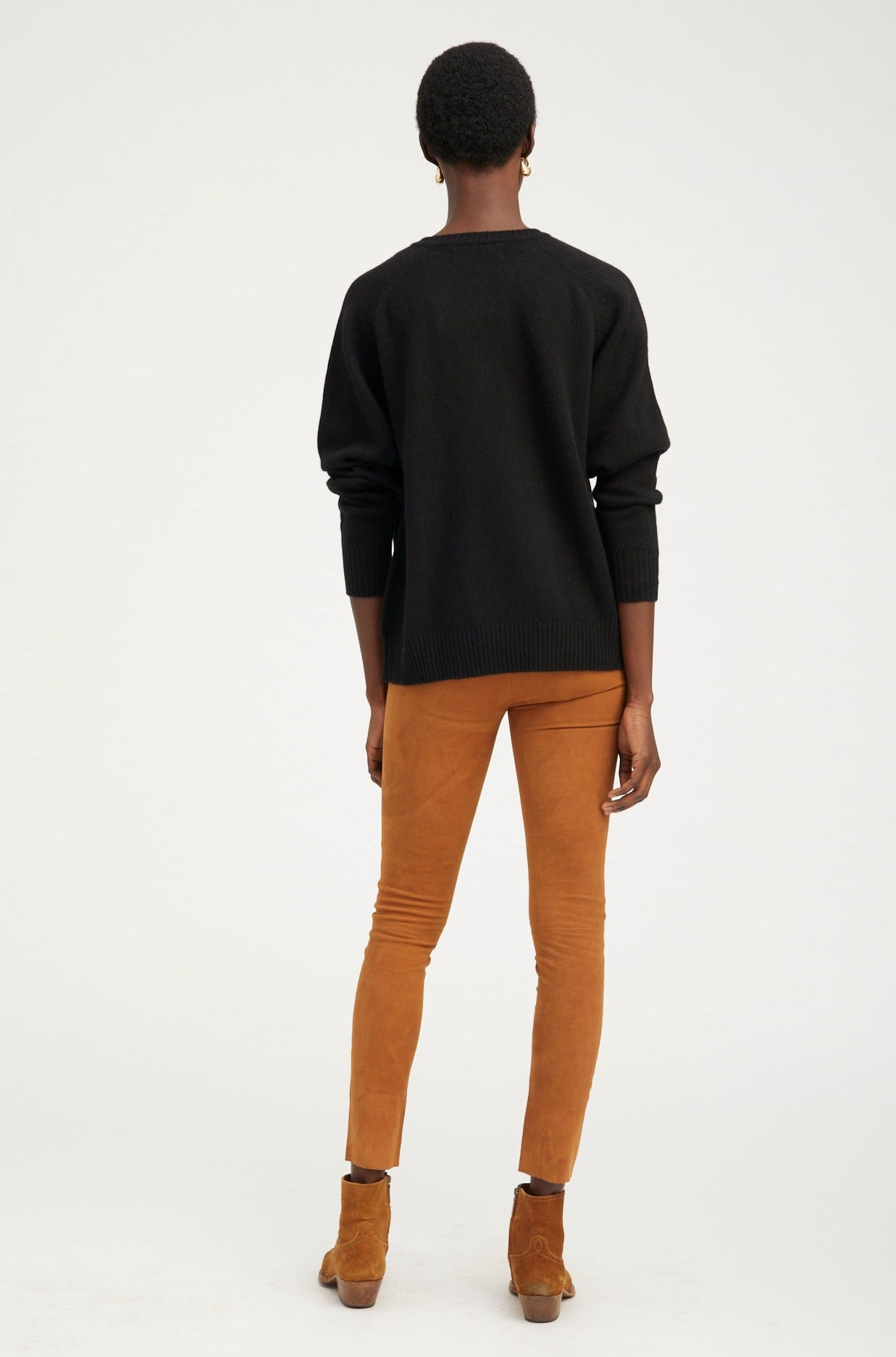 BLACK CASHMERE BOYFRIEND SWEATER - 4