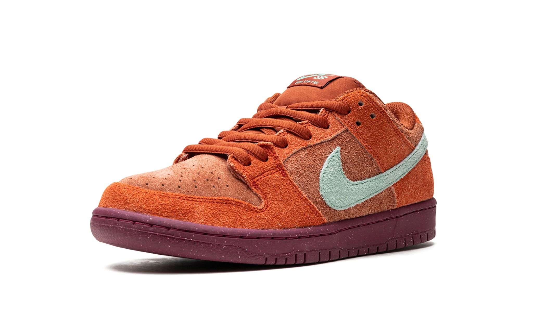 SB Dunk Low Pro Prm "Mystic Red" - 4