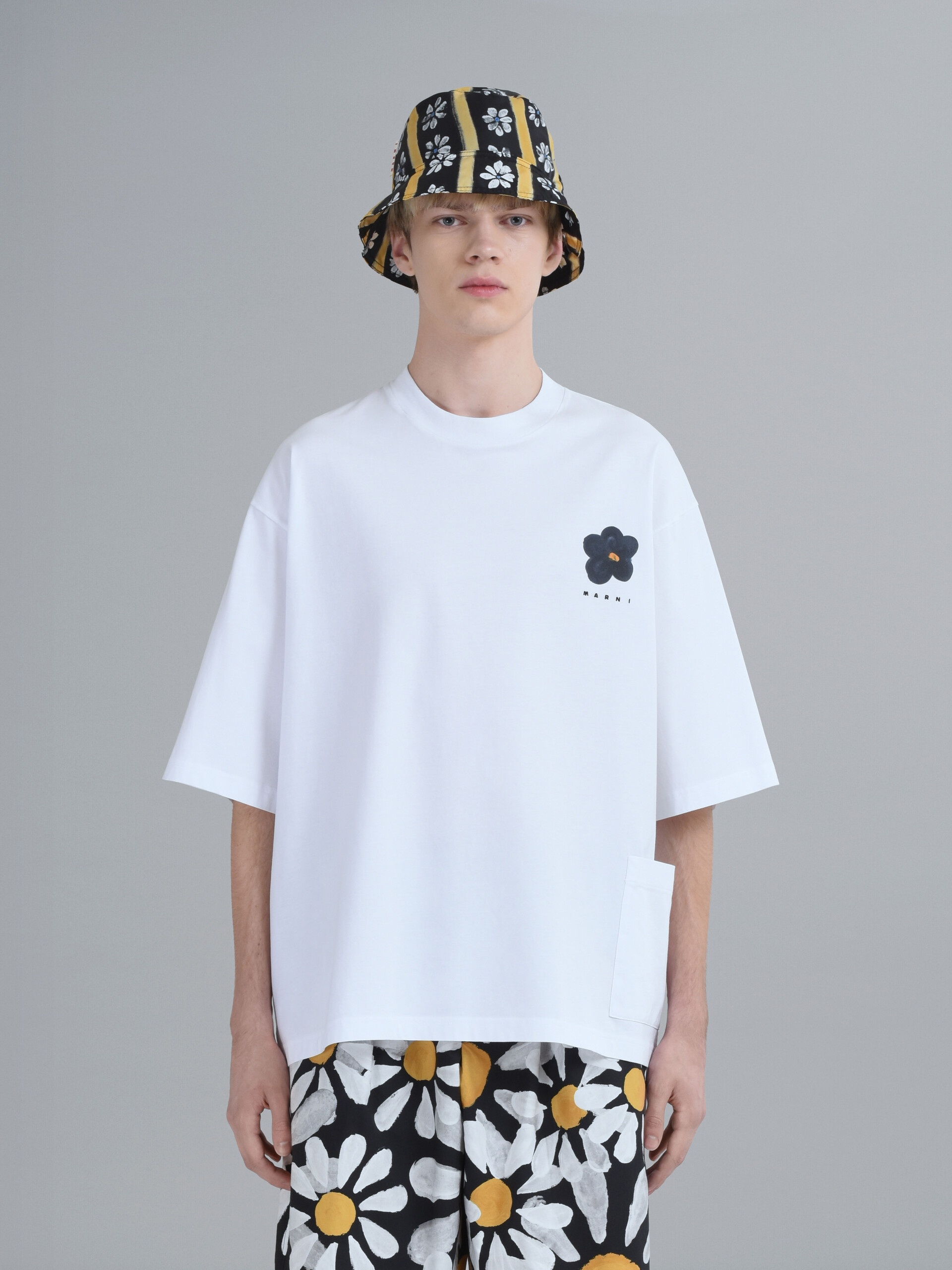 BLACK DAISY PRINT WHITE JERSEY CREWNECK T-SHIRT - 2