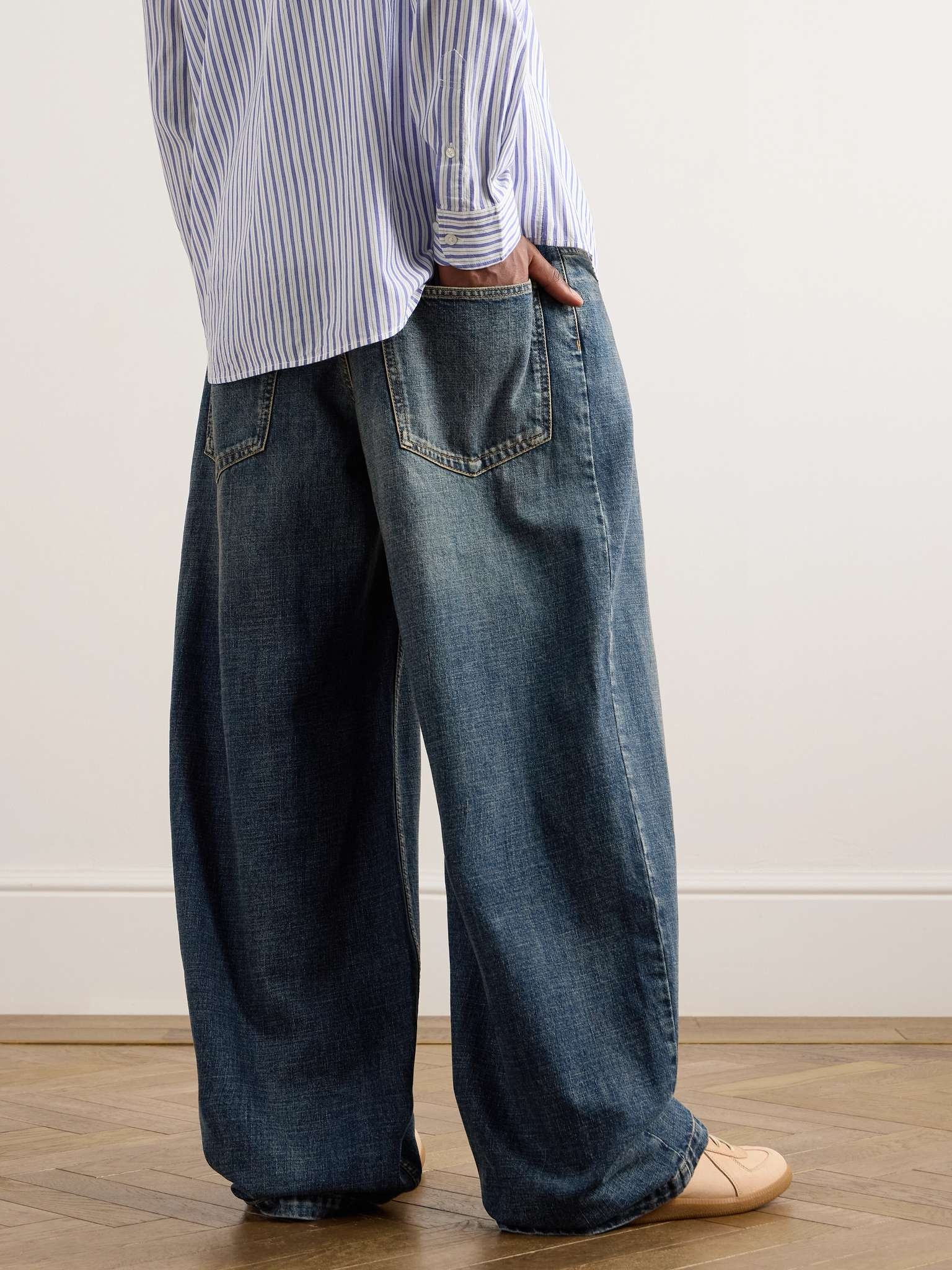Janael Wide-Leg Pleated Jeans - 4