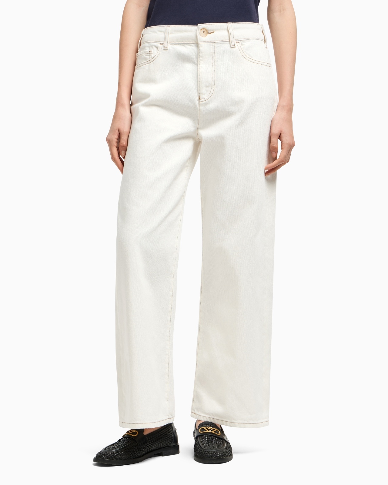 J33 MID-RISE, CROPPED WIDE-LEG JEANS IN GARMENT-DYED BULL - 2