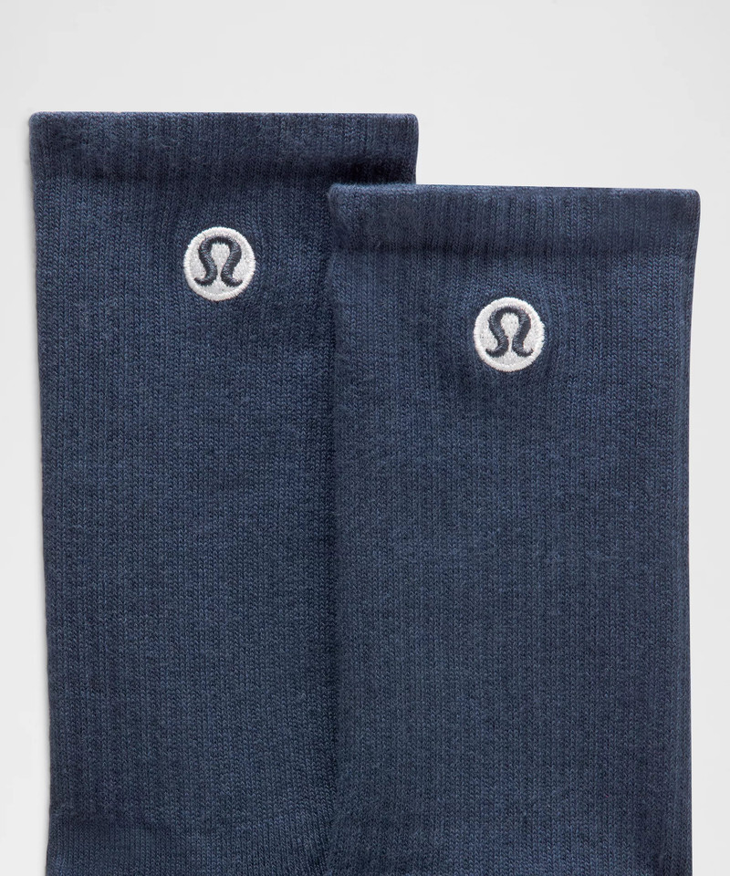 lululemon Unisex Daily Essential Crew Socks outlook