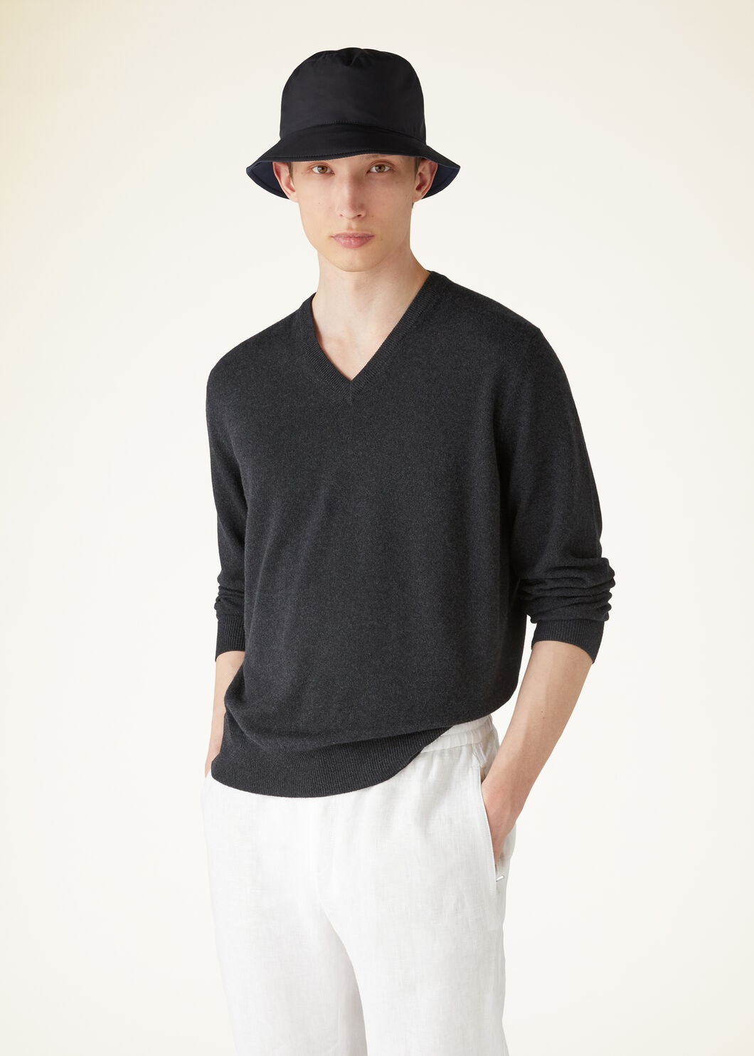 Classic V-Neck - 4
