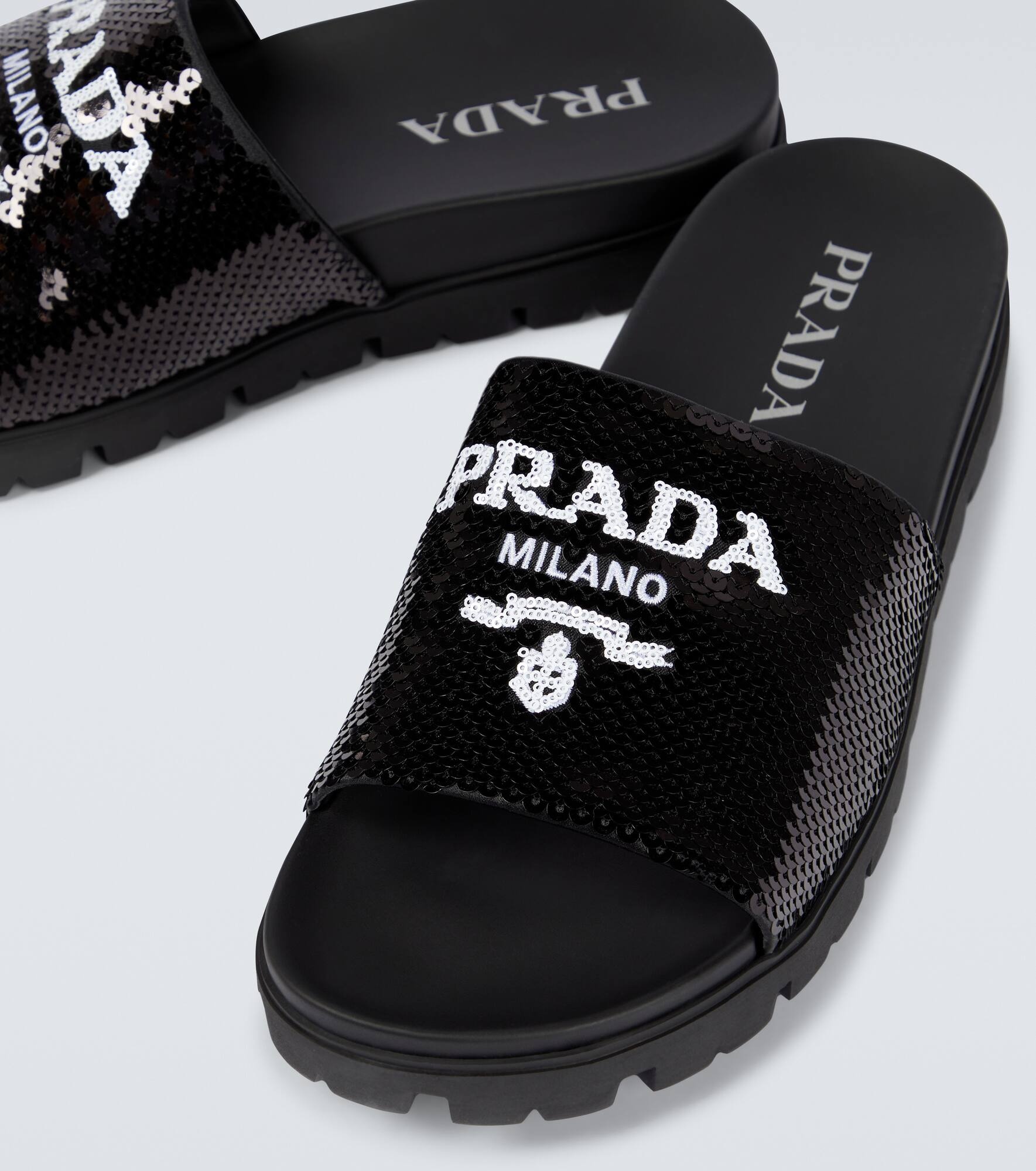 Leather logo slides - 3