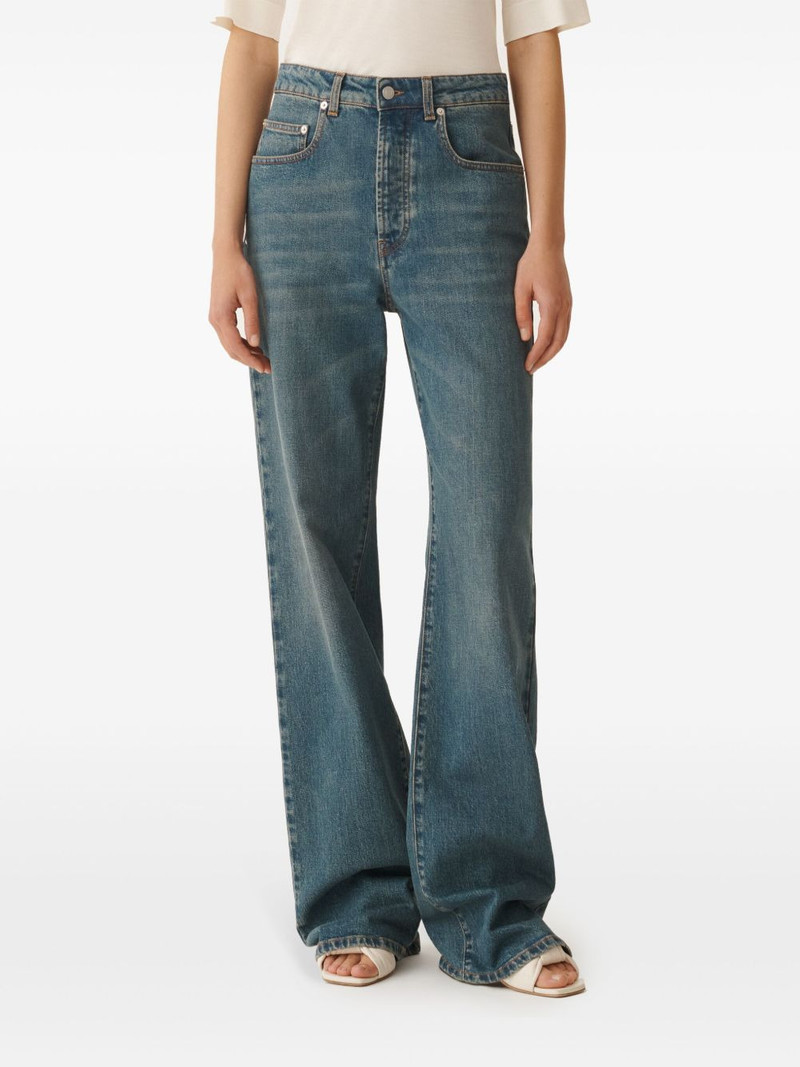 straight-leg jeans 3