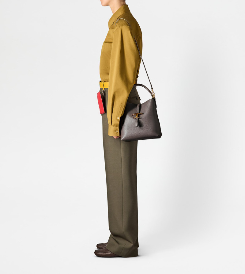 T TIMELESS BUCKET BAG IN LEATHER MINI - GREY 9