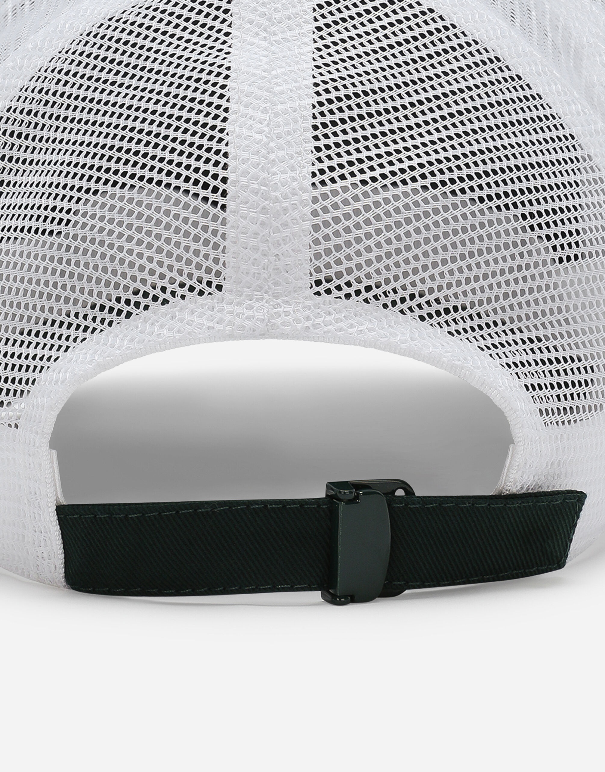 Cotton trucker hat with logo tag and mesh - 3