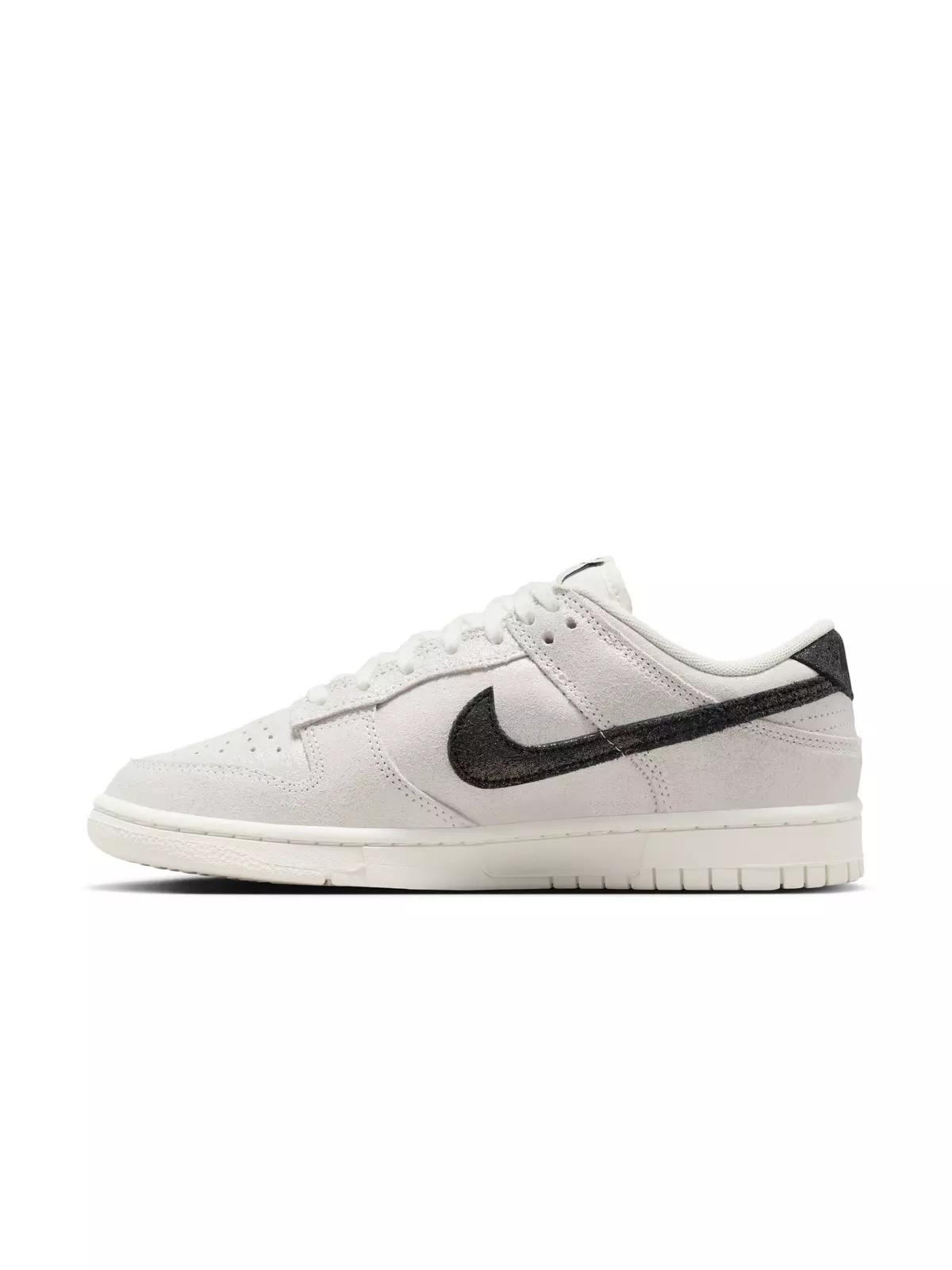 Dunk Low SE "Sail/Black" Women's Shoe - 7
