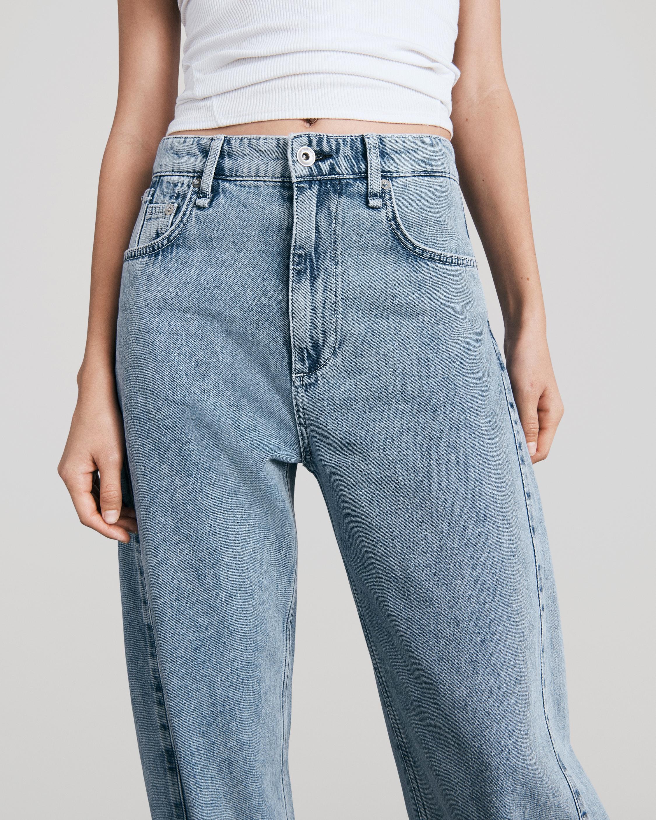 Splice Barrel High-Rise Jean - Alisha
Relaxed Fit Light Indigo Jean - 6