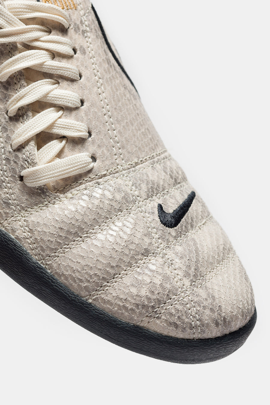 T90 SE Sneaker in Pale Ivory/Black/Pale Ivory - 6