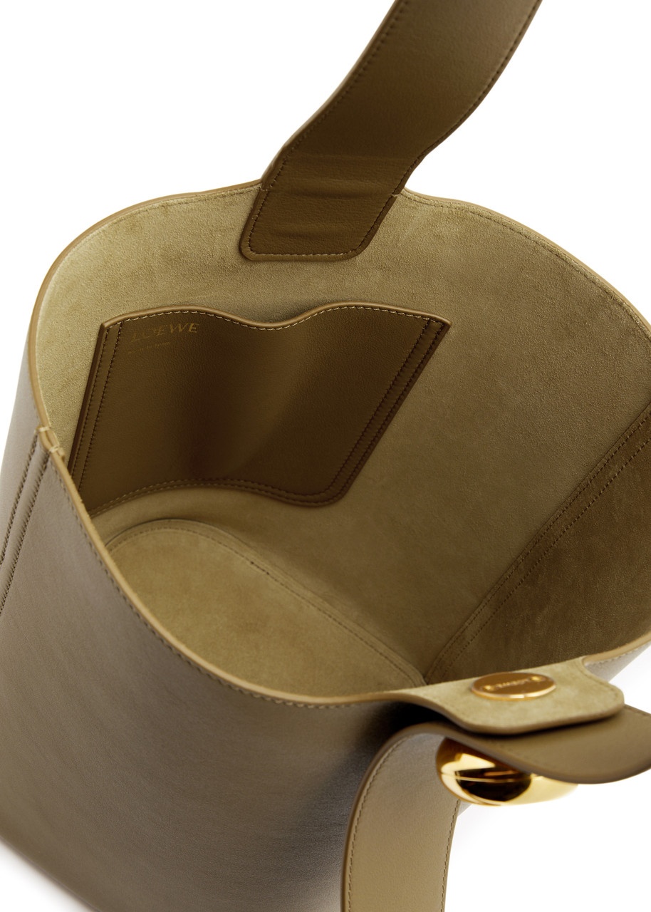 Loewe Pebble Medium Leather Bucket bag - 4