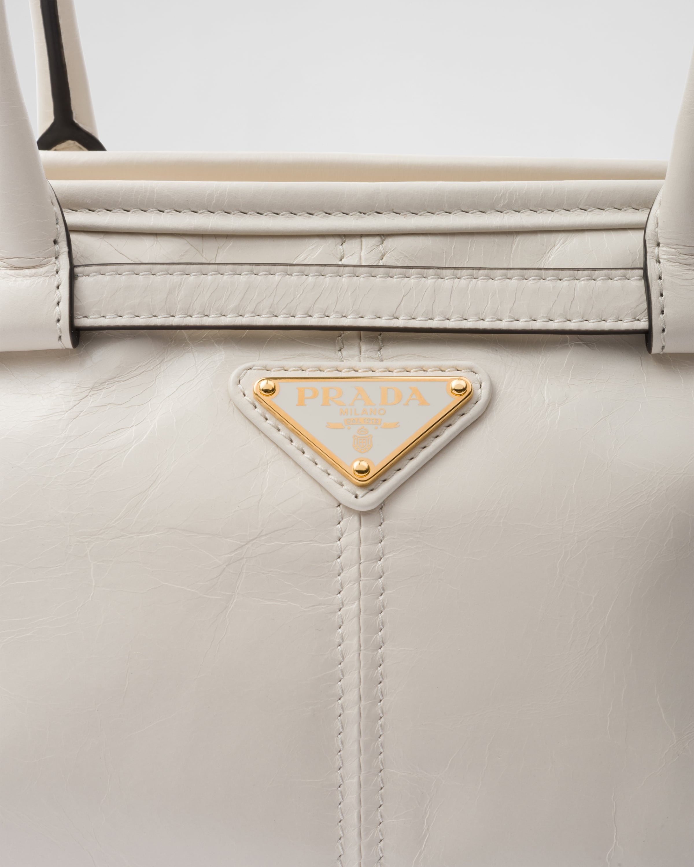 Medium leather handbag - 6