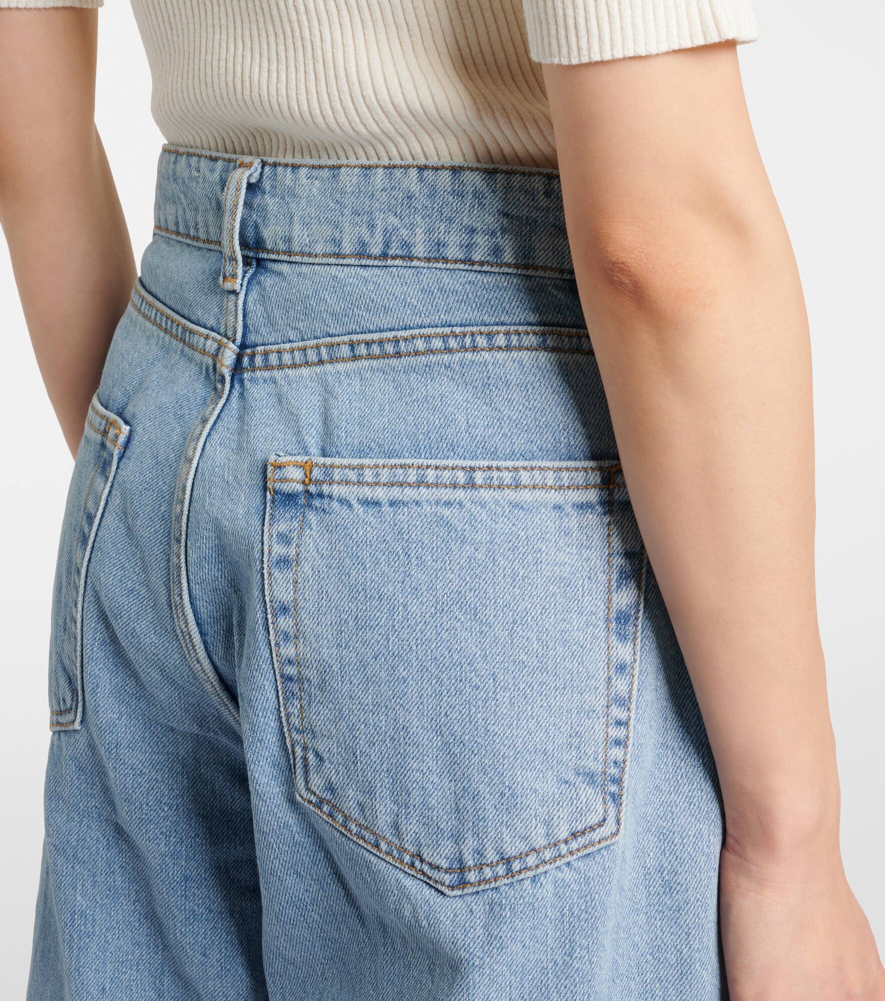 Low-rise wide-leg jeans - 6