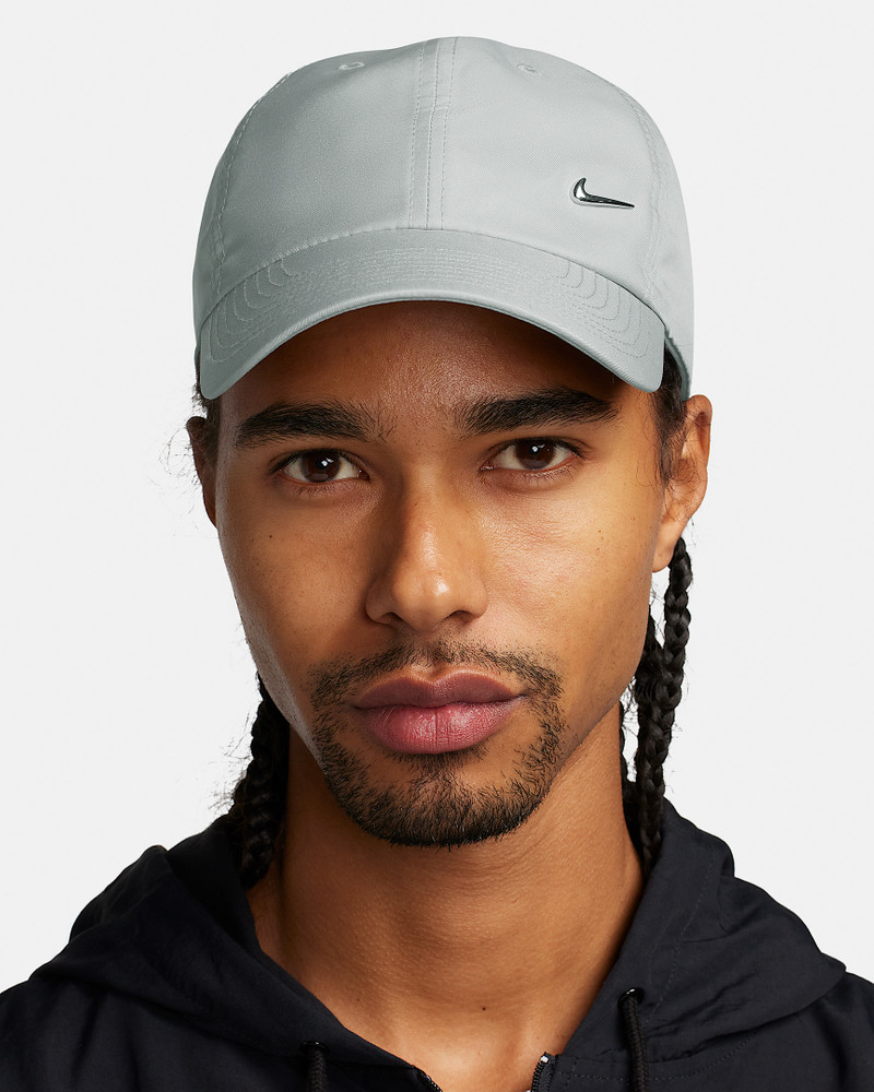 Nike Dri-FIT Club Unstructured Metal Swoosh Cap 1