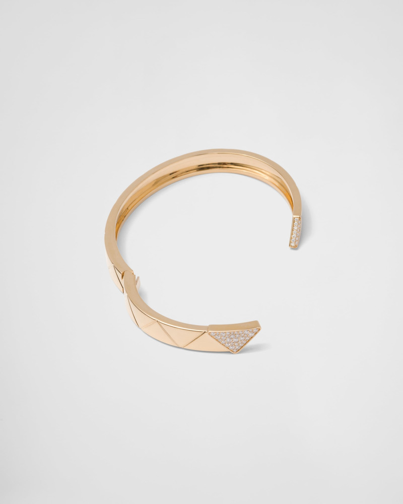 Eternal Gold bangle bracelet in yellow gold with diamonds 4