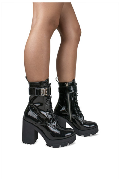 Givenchy Boots outlook