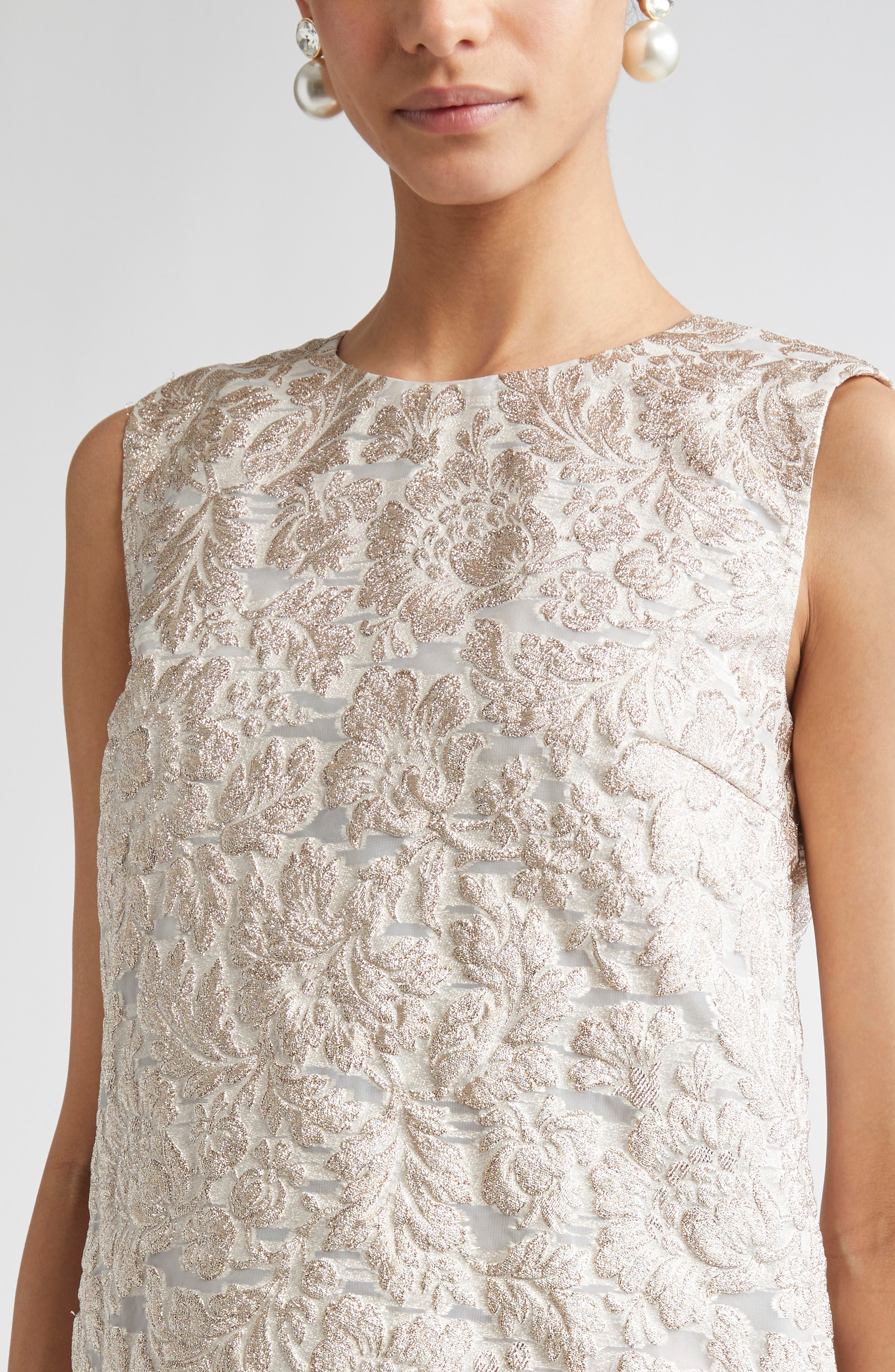Carolina Herrera Metallic Fil Coupé Shift Cocktail Dress in Gold at Nordstrom - 4