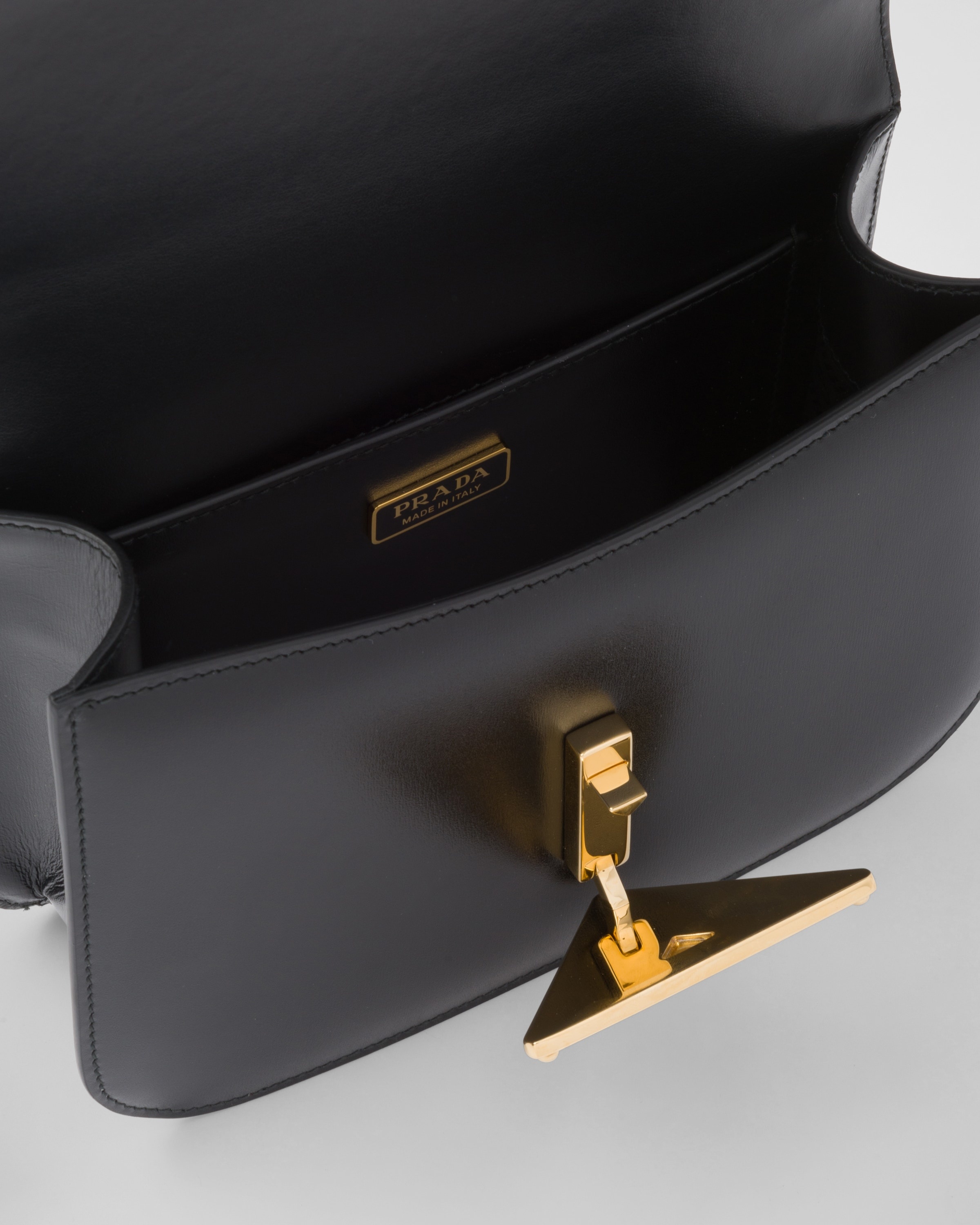 Prada Emblème leather bag - 5