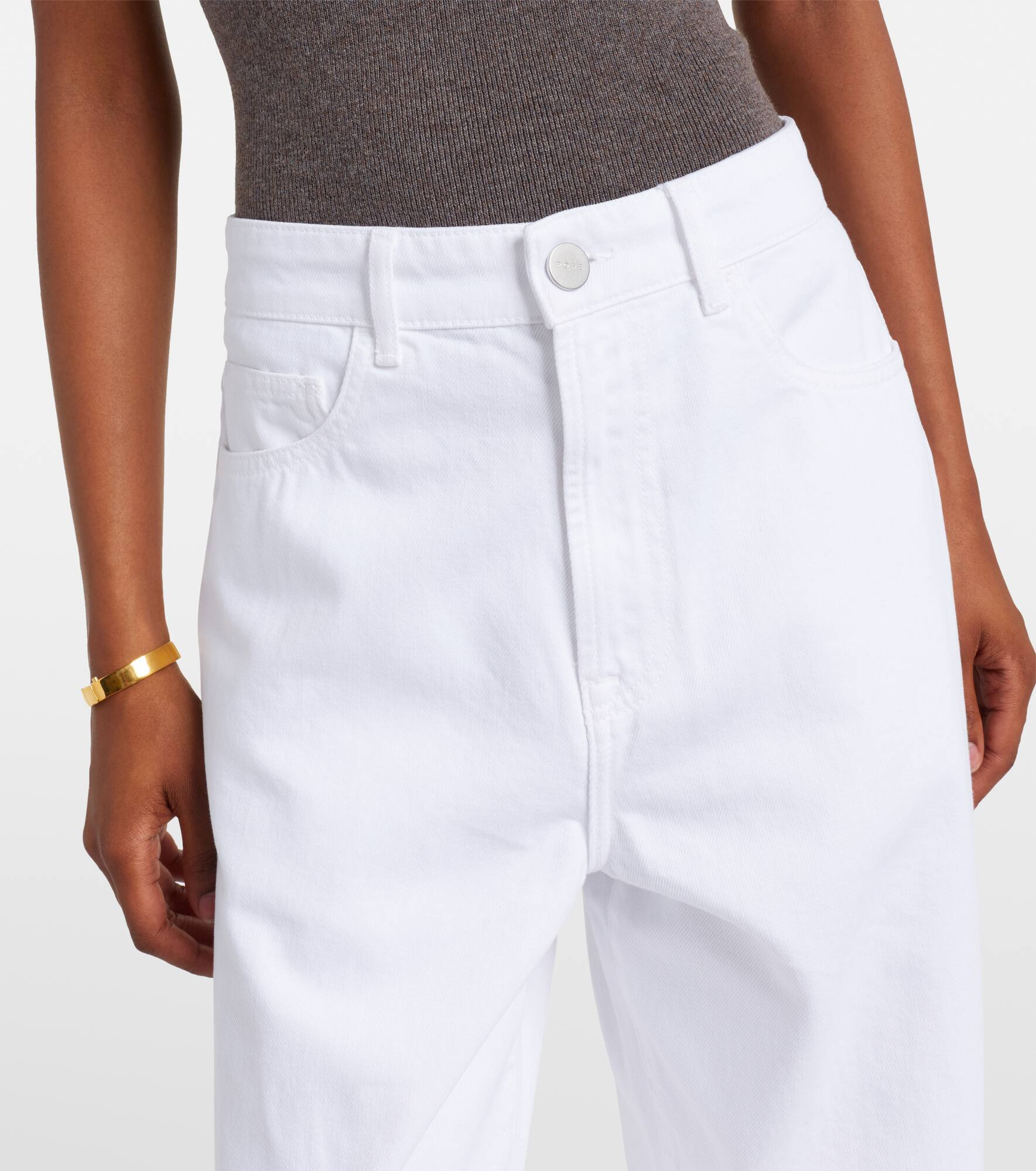 Low-rise wide-leg jeans - 4