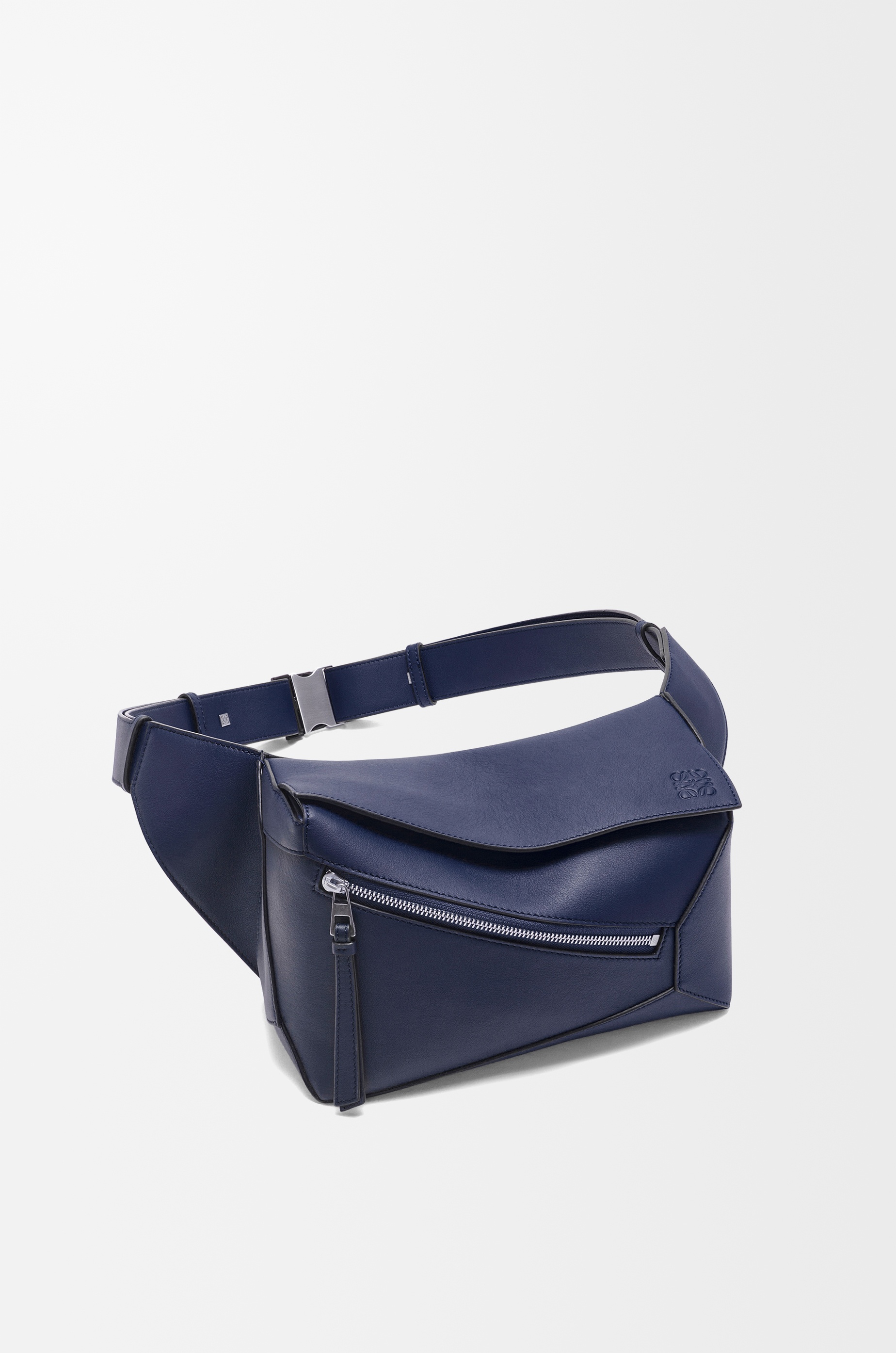 Small Puzzle bumbag in classic calfskin - 3