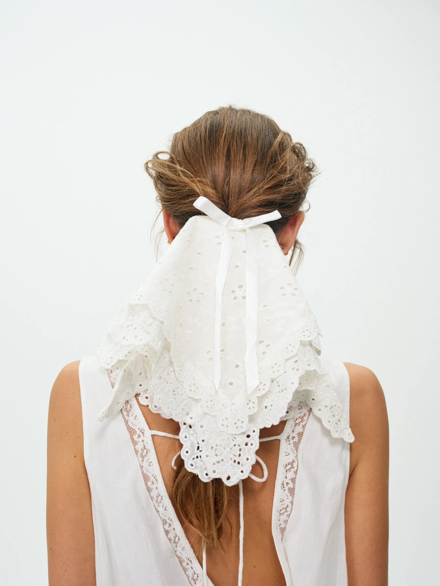 Fallen Floral Eyelet Hair Clip - 1