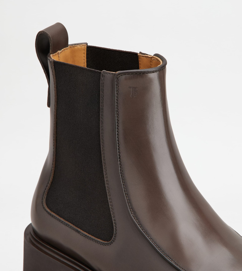 CHELSEA ANKLE BOOTS IN LEATHER - BROWN 5