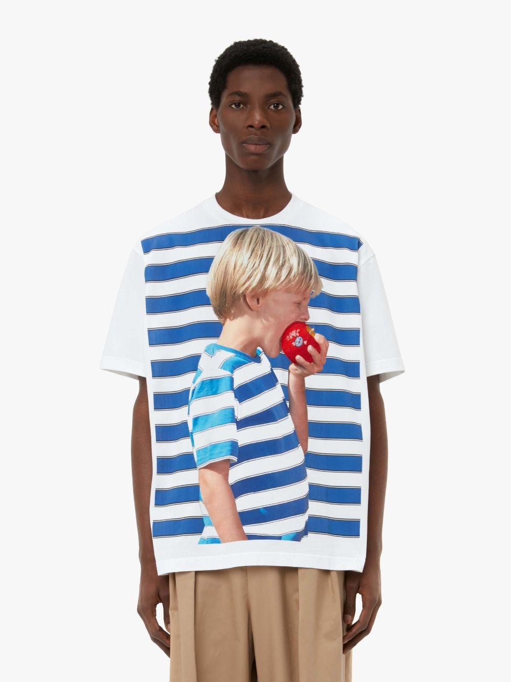 BOY WITH APPLE OVERSIZED T-SHIRT - 2