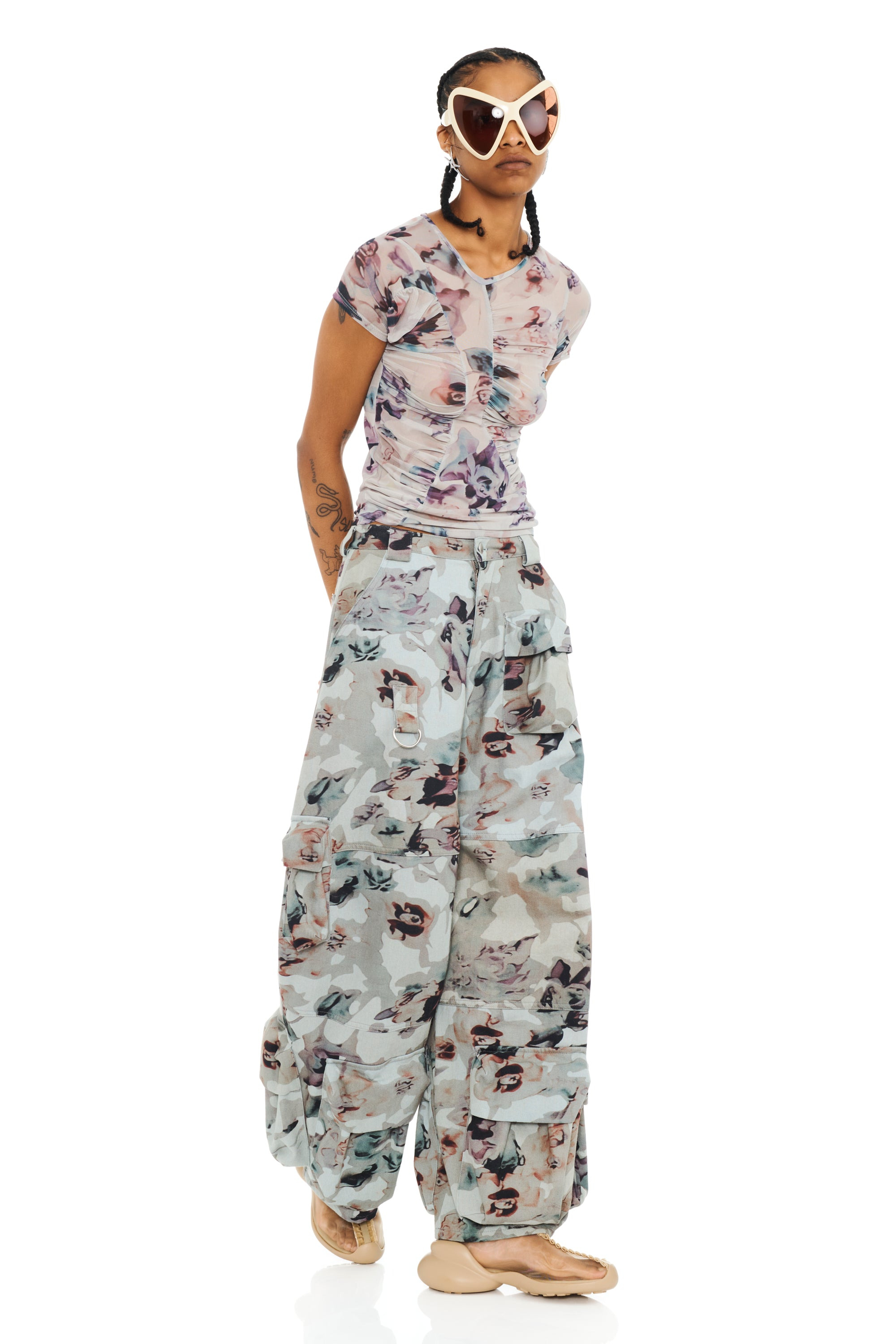 BEIGE WATERCOLOR ROSES GARDEN CARGO PANT - 7