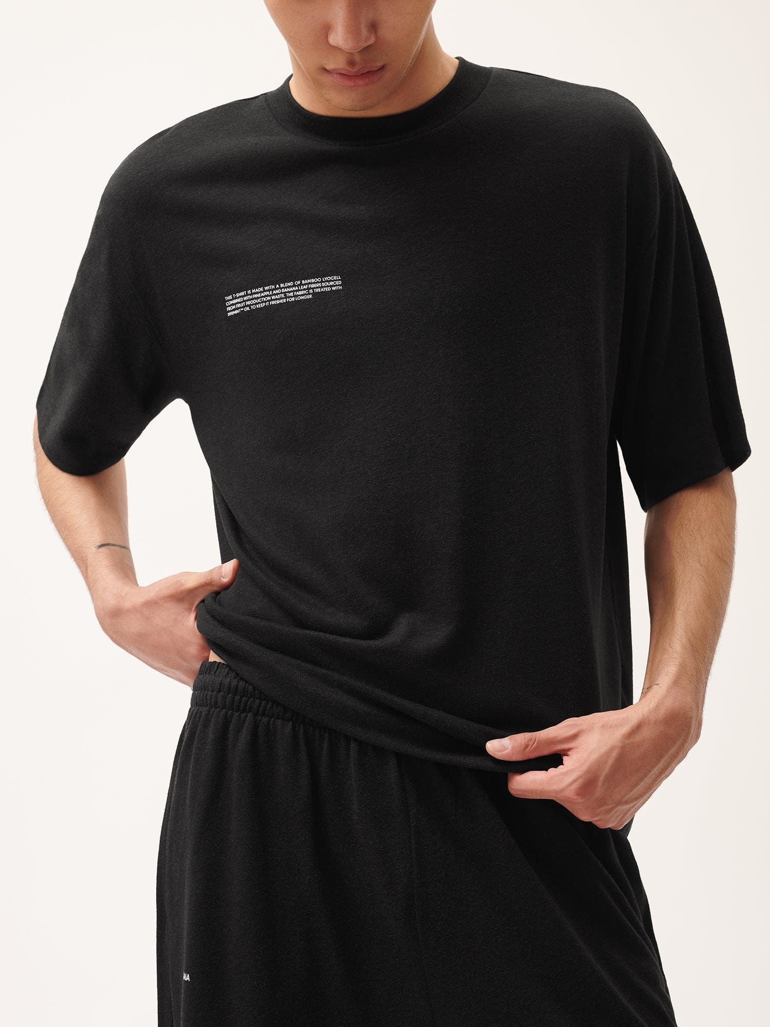 Mens DNA Frutfiber T-Shirt - Black - 6