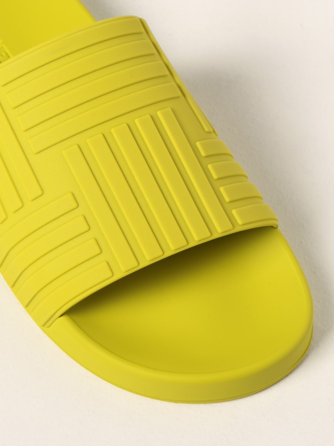 Bottega Veneta rubber slides - 4