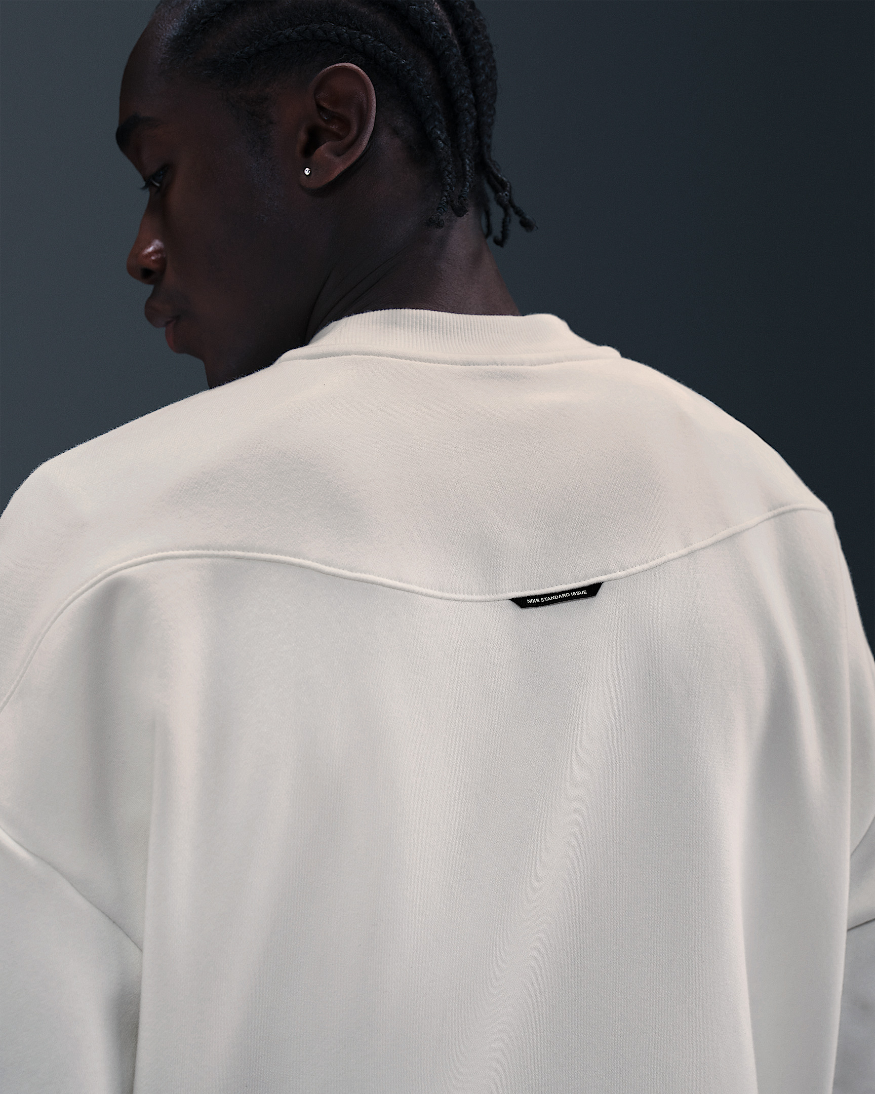 Nike Standard Issue Men's Therma-FIT Basketball Crew - 2