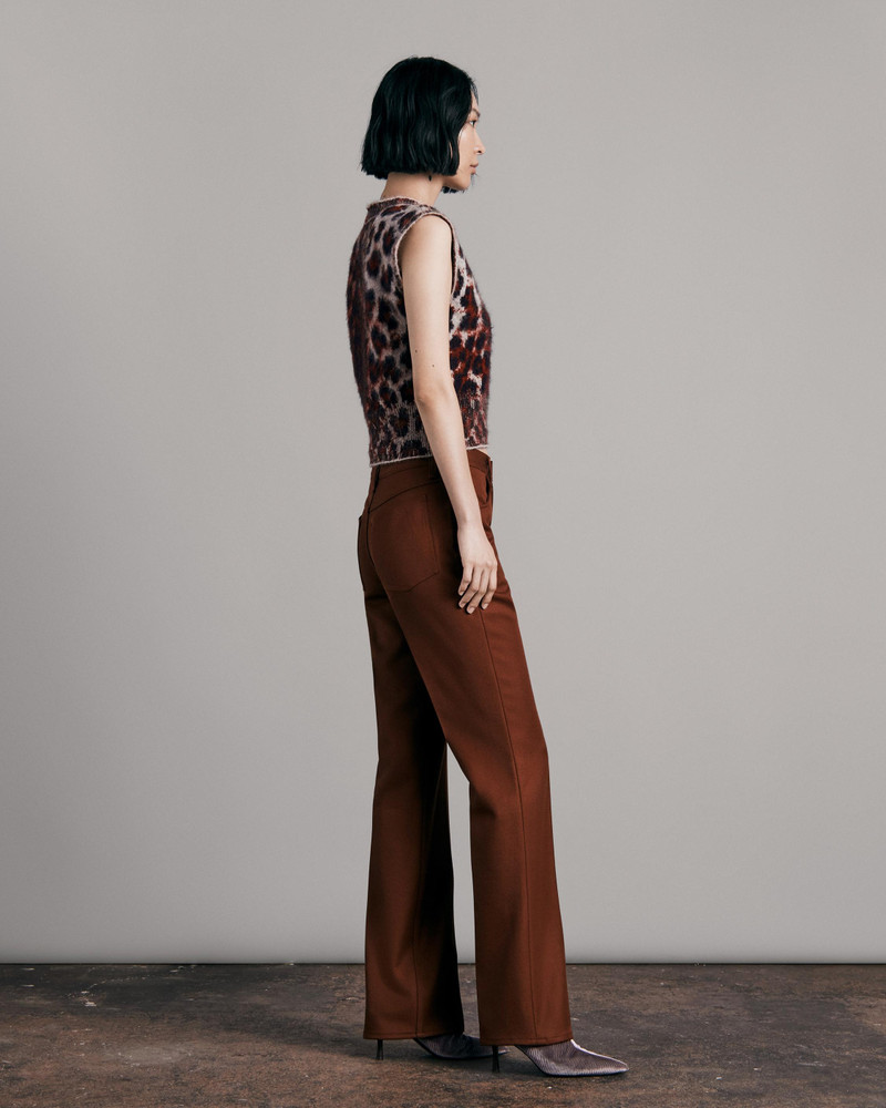 Sarah Wool Leopard Vest
Classic Fit Vest 4