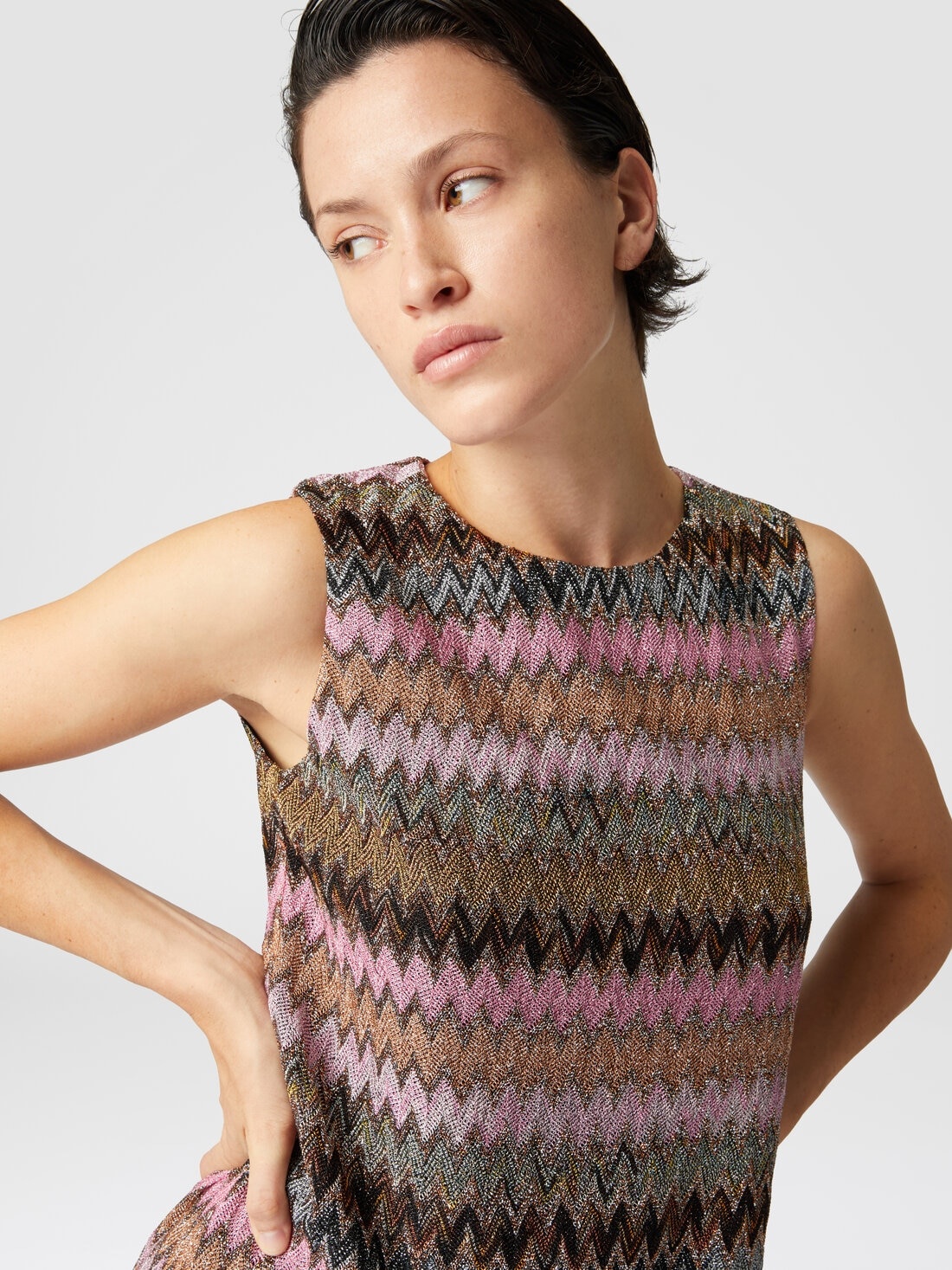 Sleeveless mini-dress in zig zag lamé viscose - 4