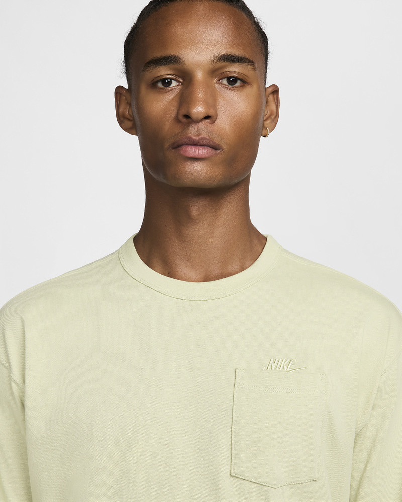 Nike Sportswear Premium Essentials Men's Long-Sleeve Pocket T-Shirt 3