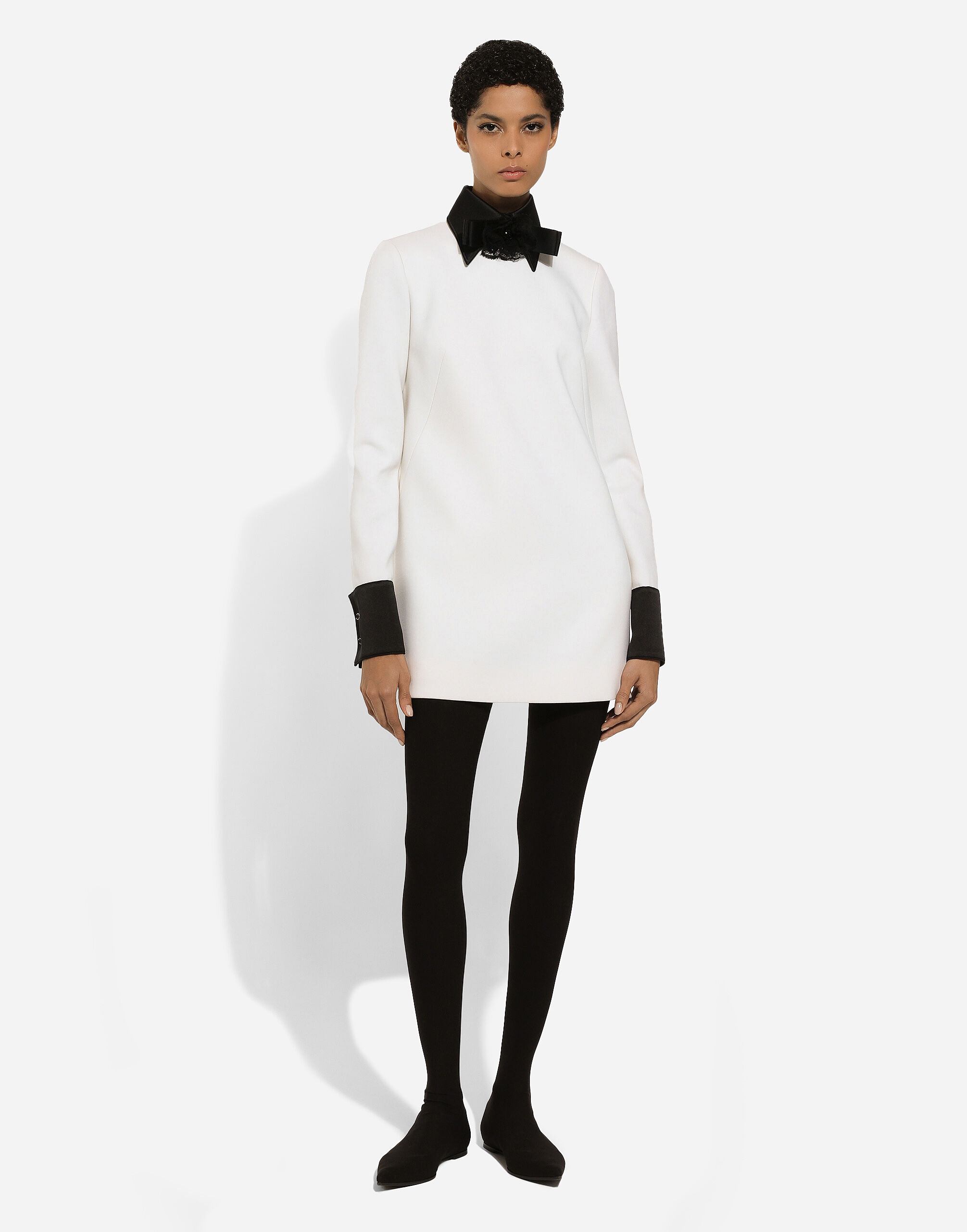 Short woolen dress with satin details - 3