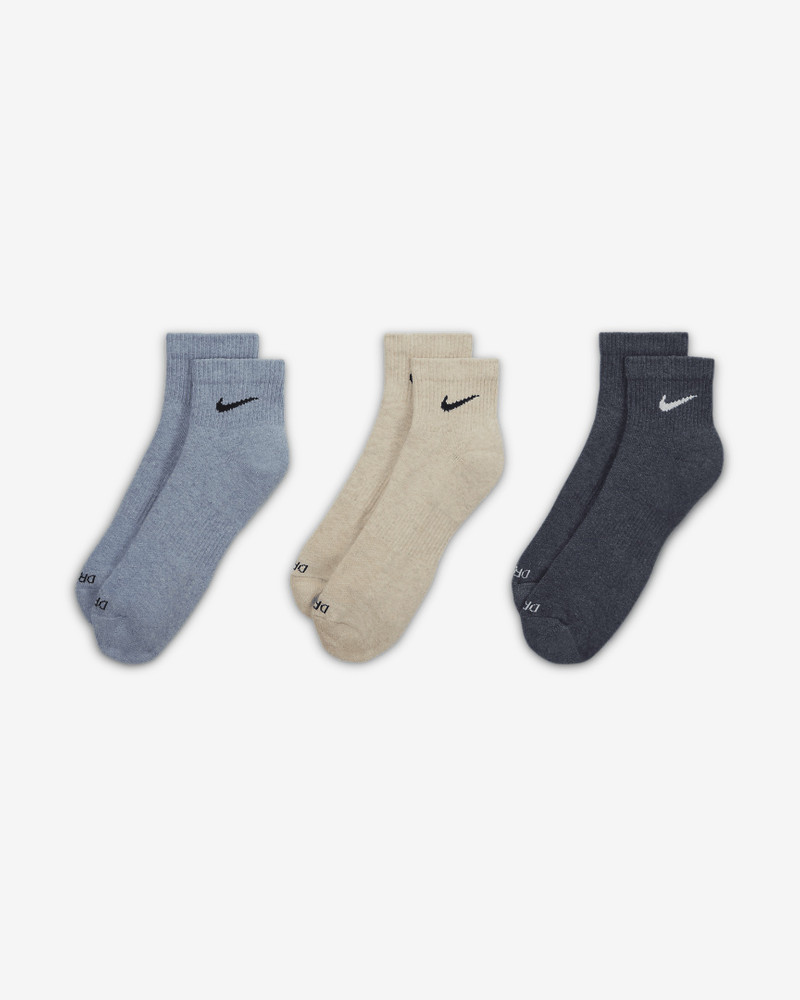 Nike Nike Everyday Plus Cushioned Training Ankle Socks (3 Pairs) outlook
