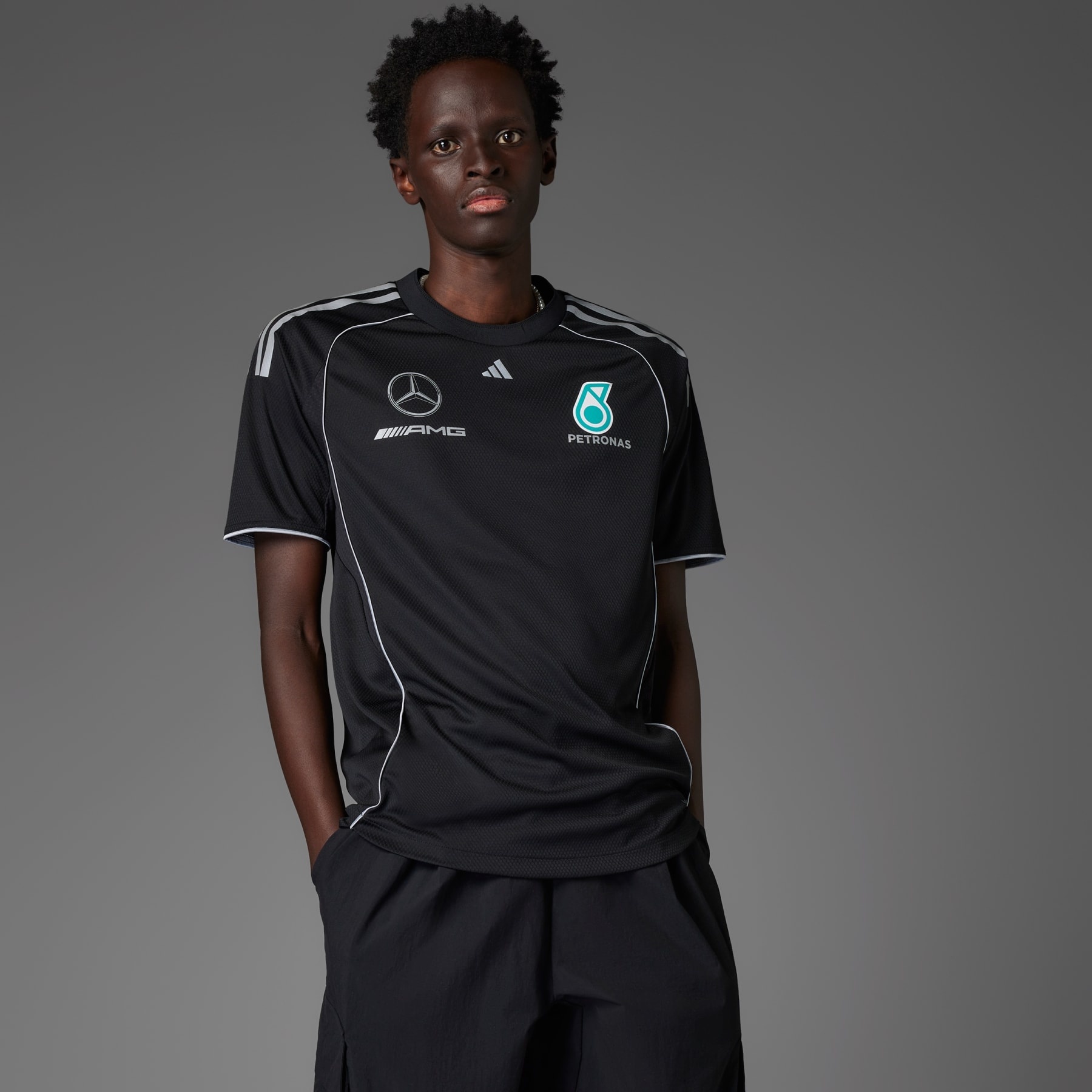 MERCEDES - AMG PETRONAS FORMULA ONE TEAM MECHANICS JERSEY - 2