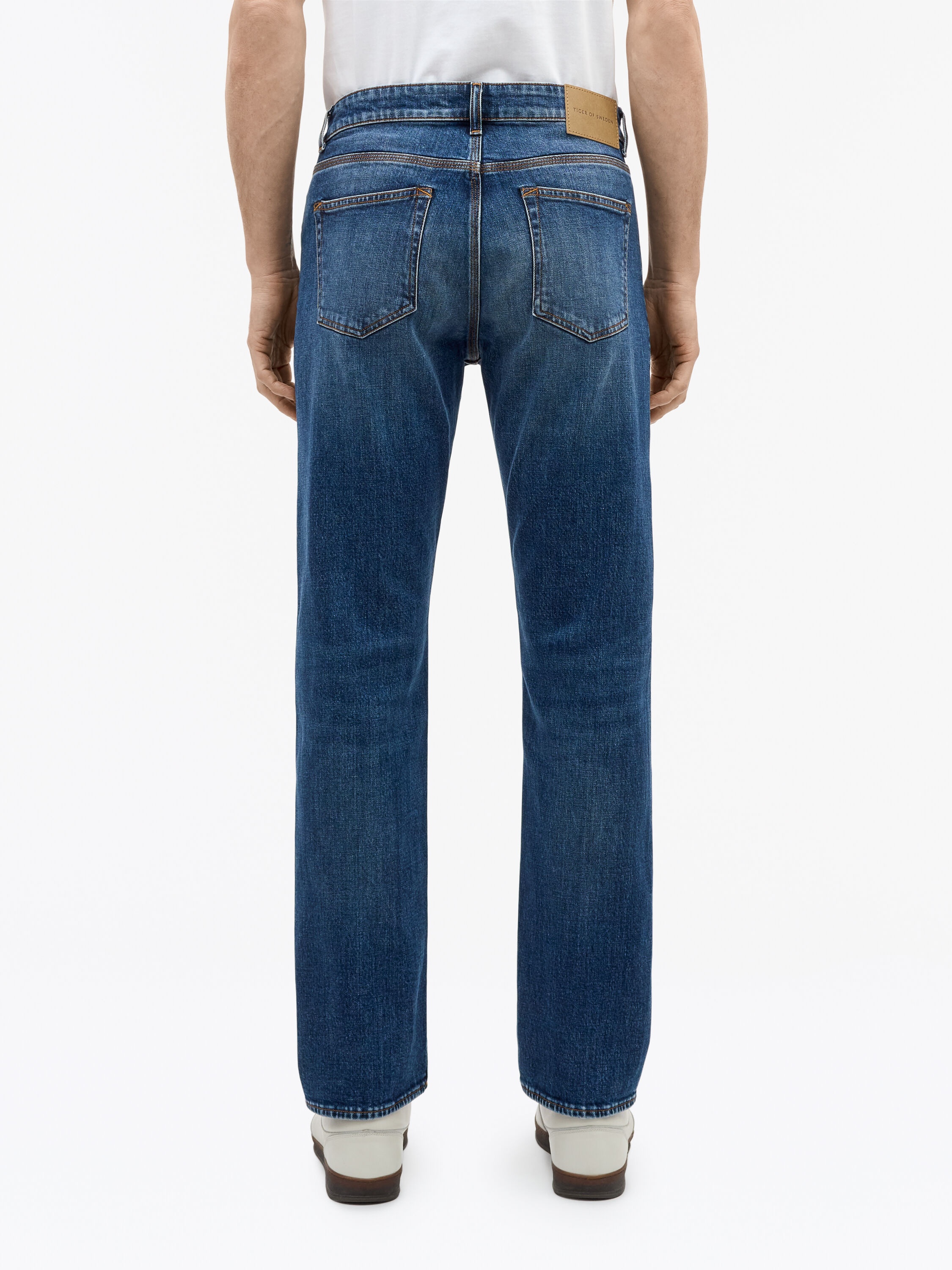 Des Mid-Rise Jeans - 3
