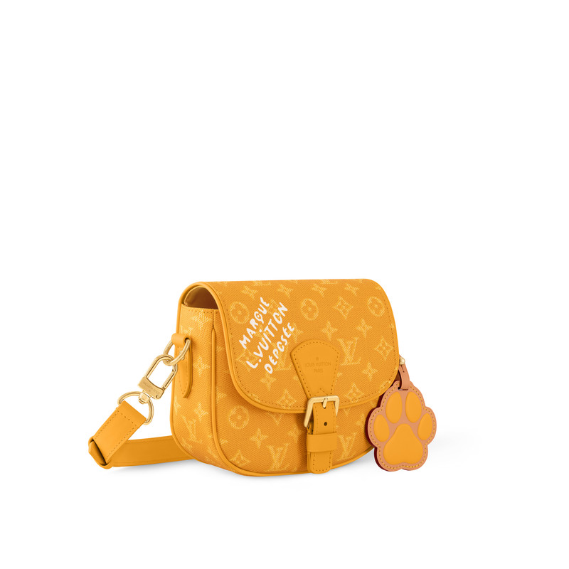 Louis Vuitton Montsouris Messenger outlook