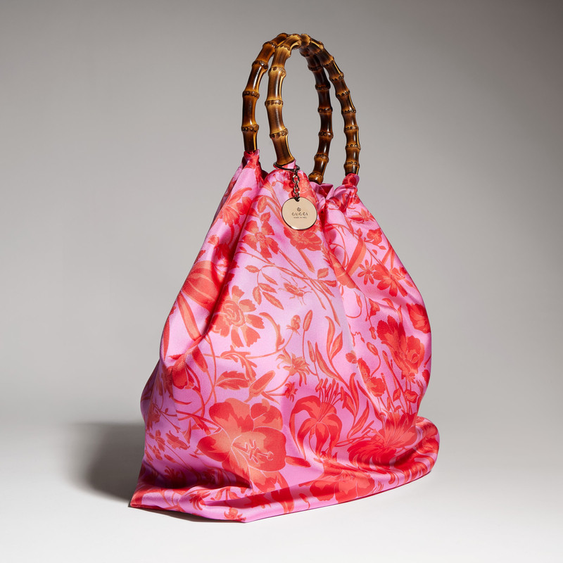 Silk maxi tote bag with bamboo handle 4