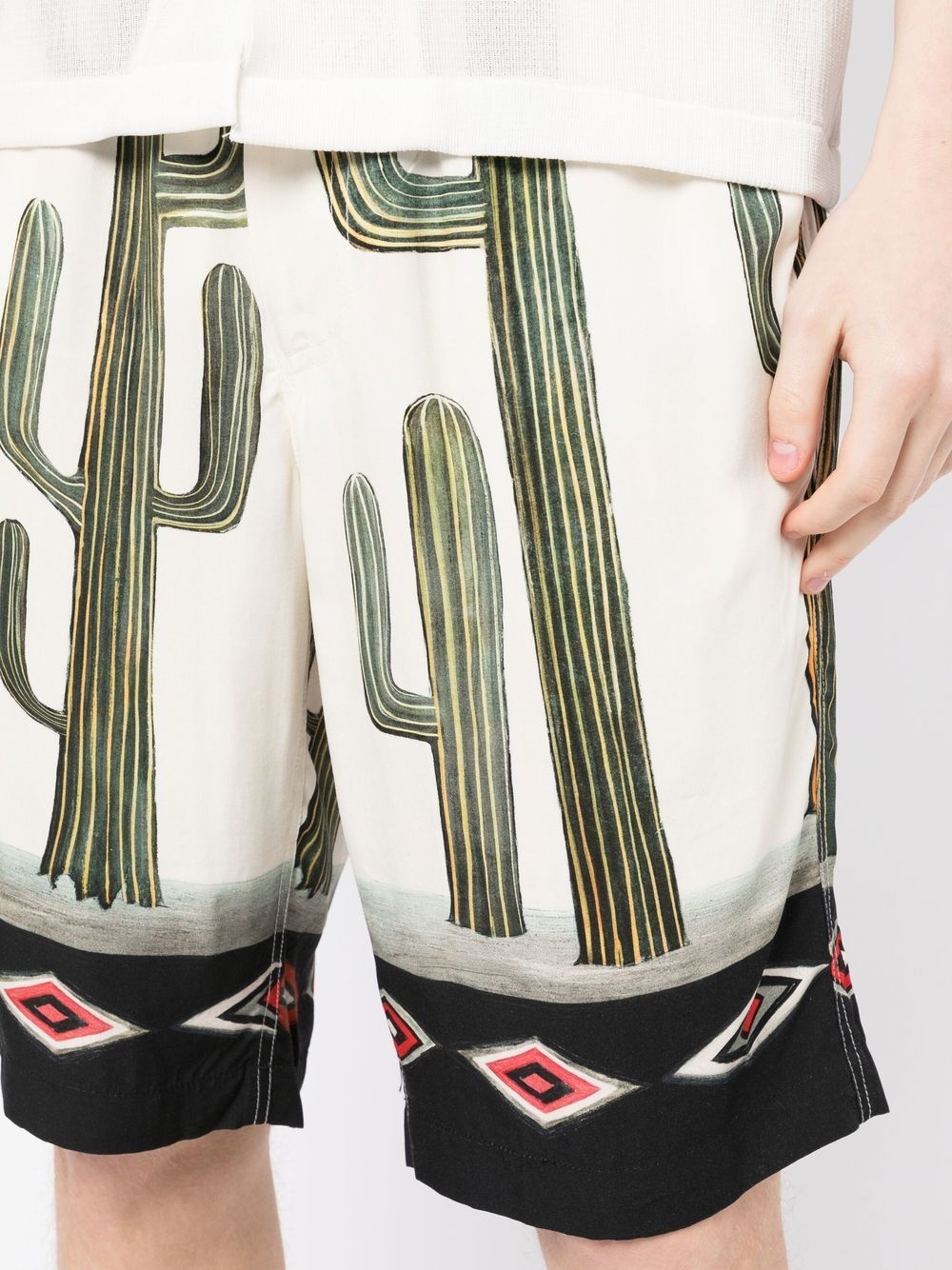 GRAPHIC-PRINT RAYON SHORTS - 3