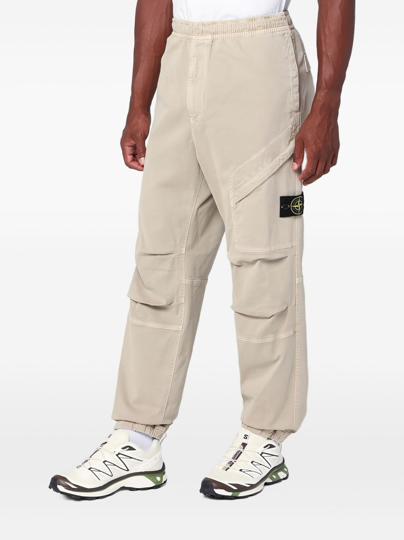 Compass-badge trousers 4