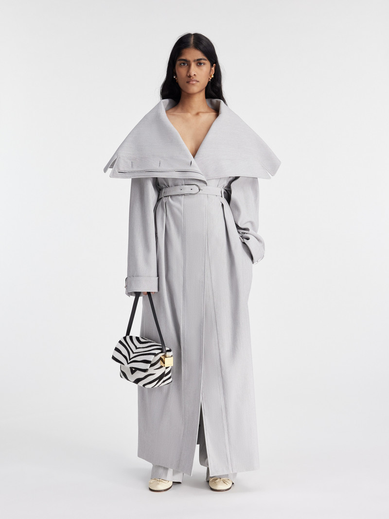 JACQUEMUS Le trench Caruso outlook