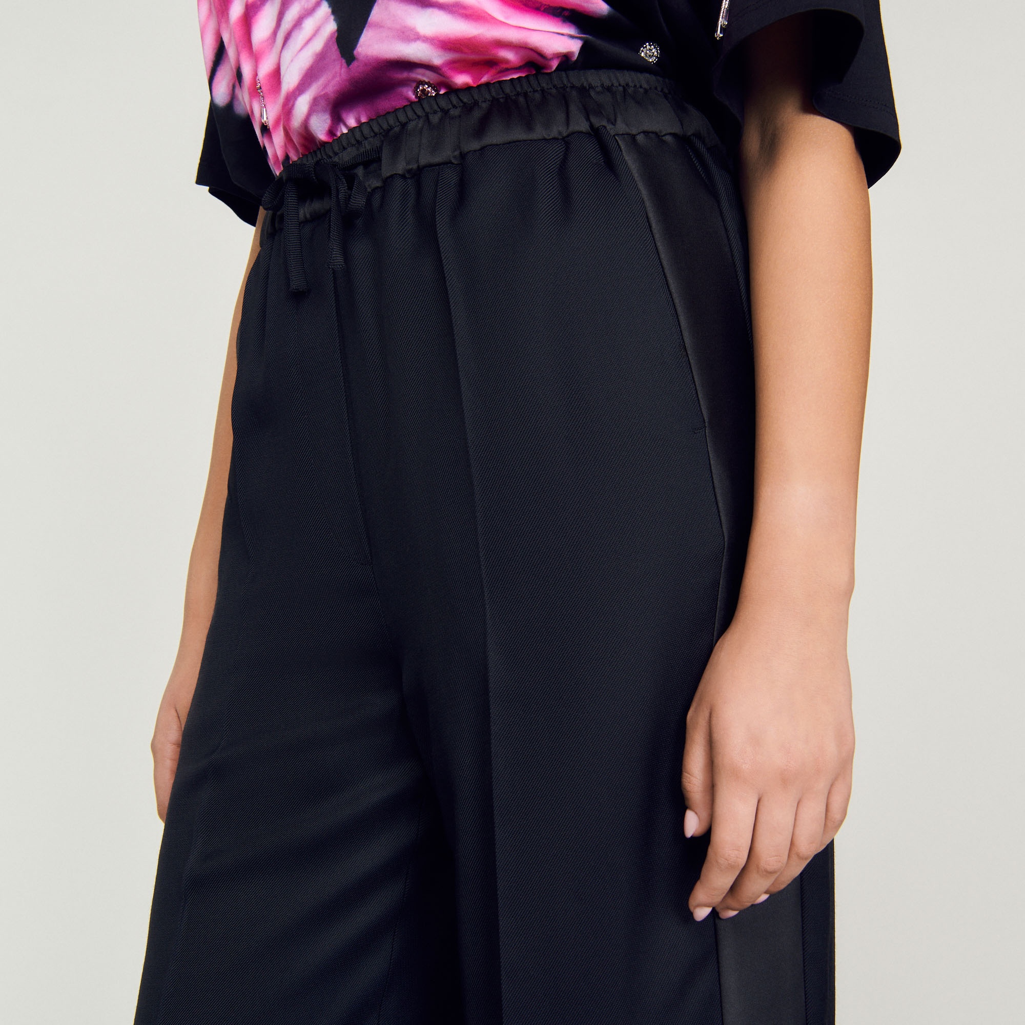 Wide pants with satin side stripes - 4