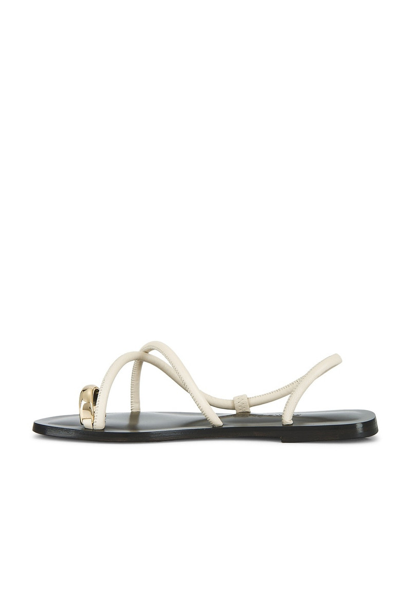 Laurie Flat 5