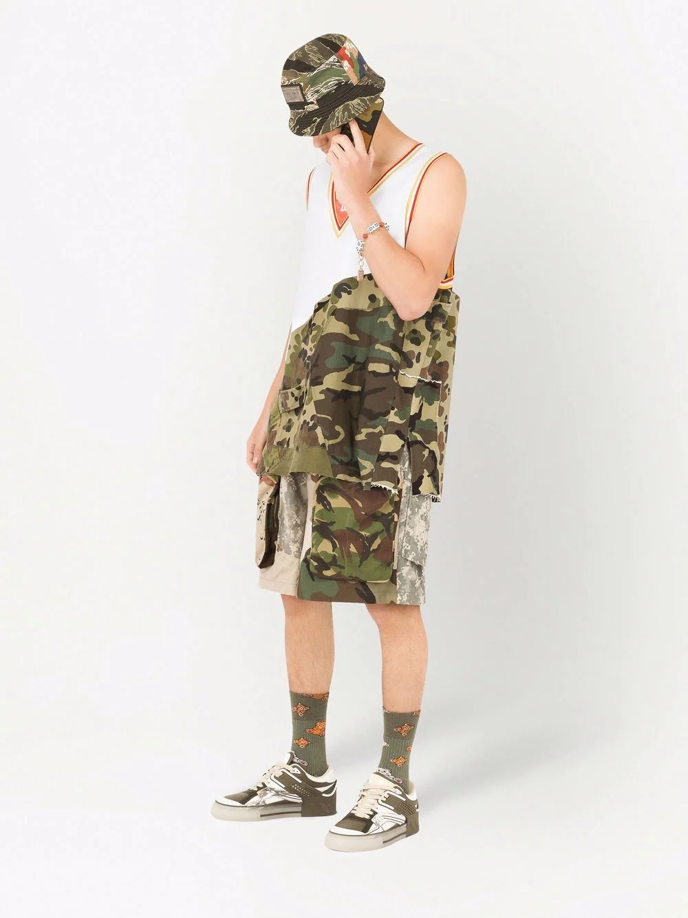 camouflage-print cargo shorts - 2