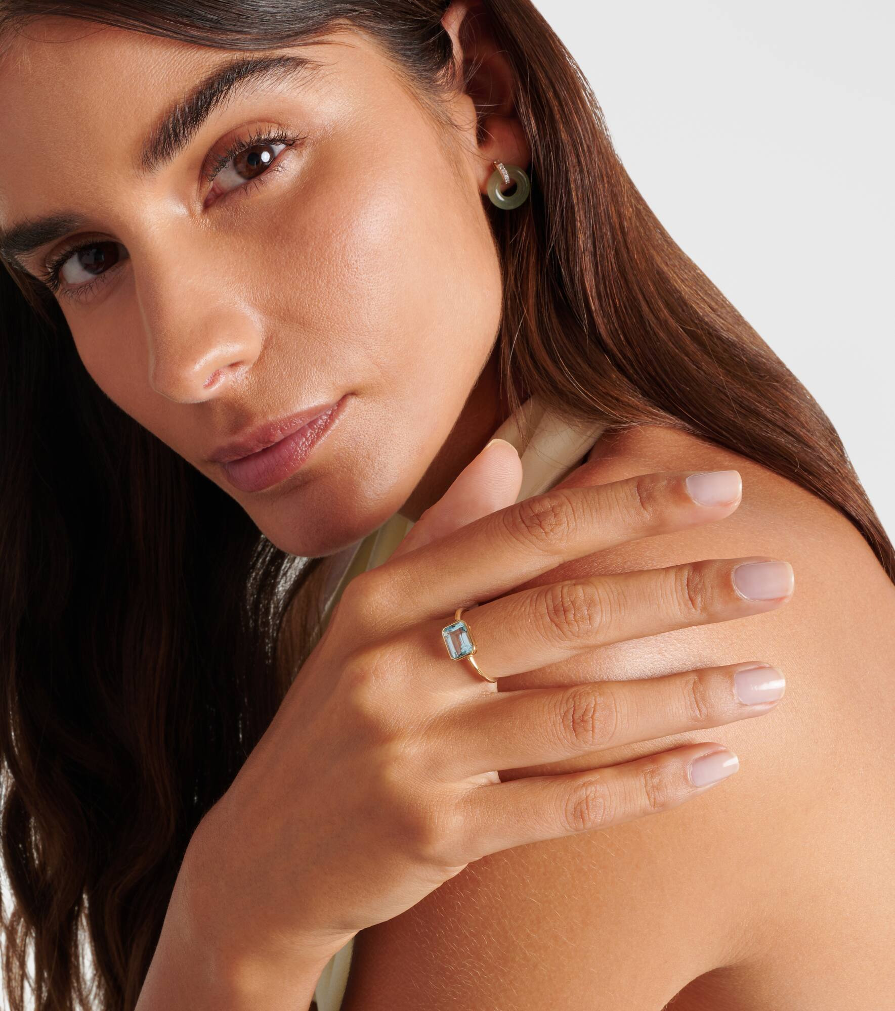 14kt gold ring with blue topaz - 3